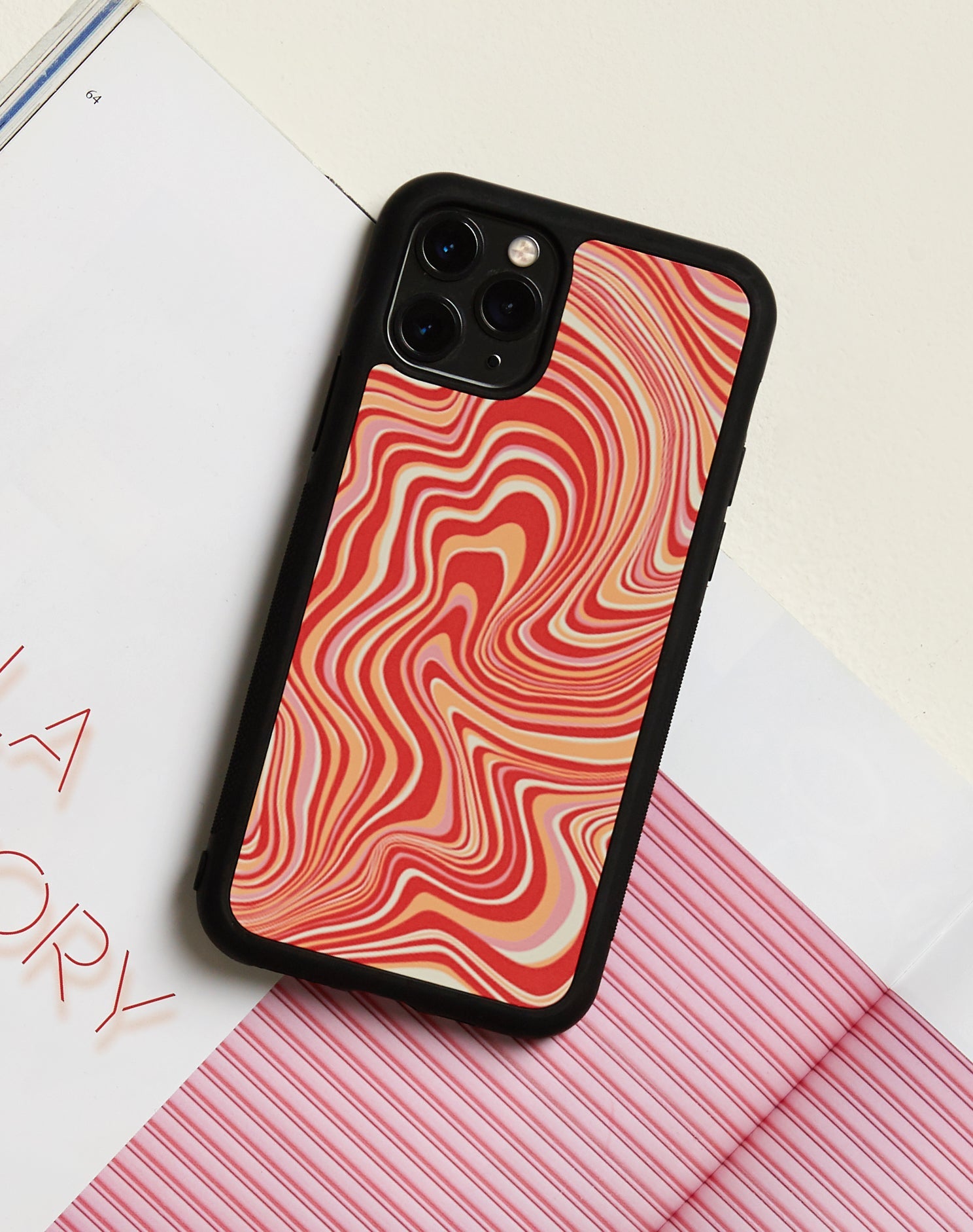 Bild von Motel X Barbara Kristoffersen Iphone Fall in 70er Jahre Ripple in Tangerine