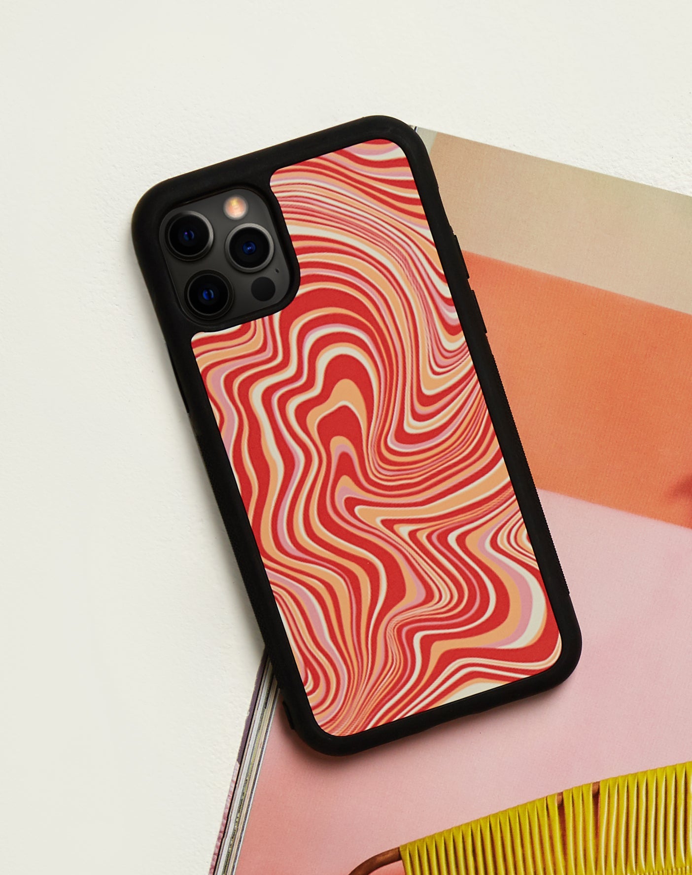 Bild von Motel X Barbara Kristoffersen Iphone Fall in 70er Jahre Ripple in Tangerine