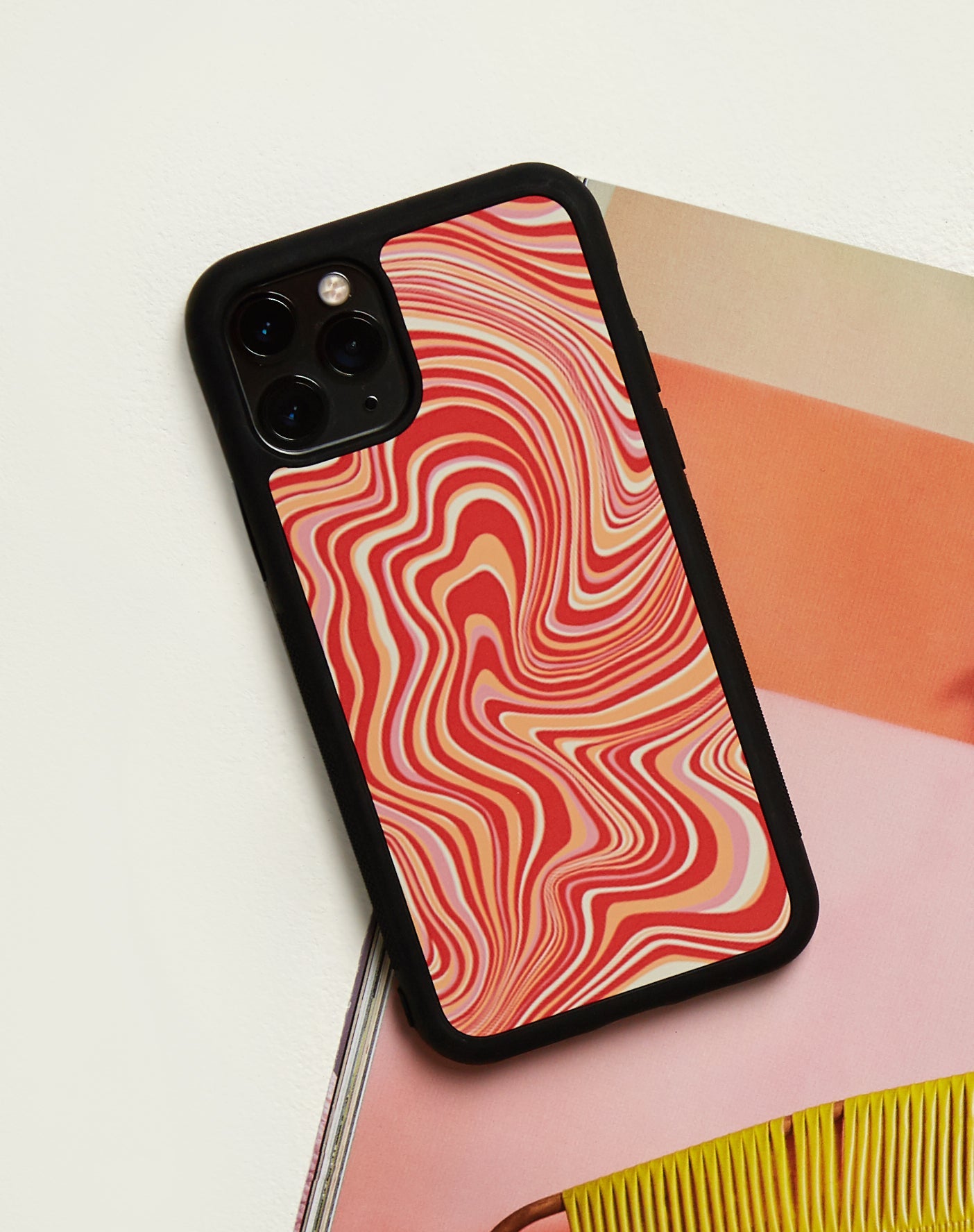 Bild von Motel X Barbara Kristoffersen Iphone Fall in 70er Jahre Ripple in Tangerine
