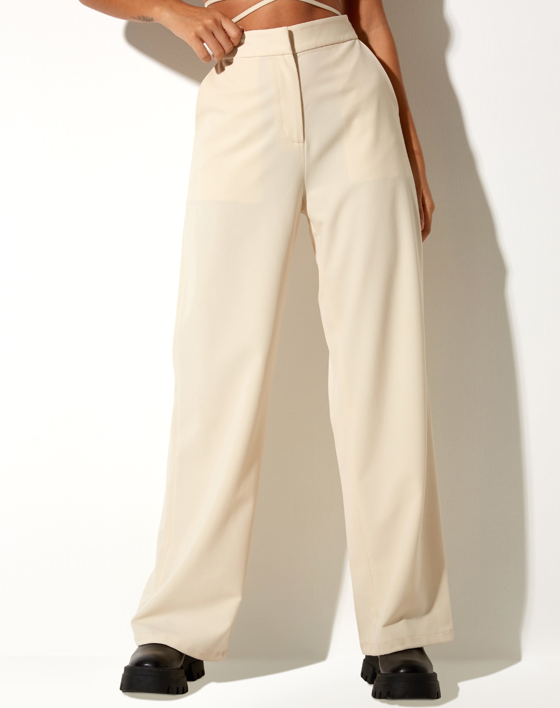 Image of Abner Hose mit weitem Bein in Tailoring Cream