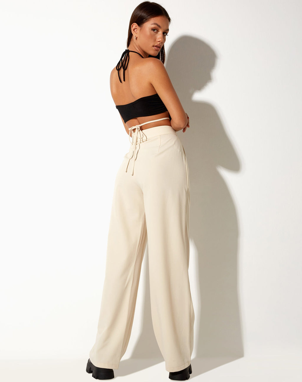 Abner Hose mit weitem Bein in Tailoring Cream