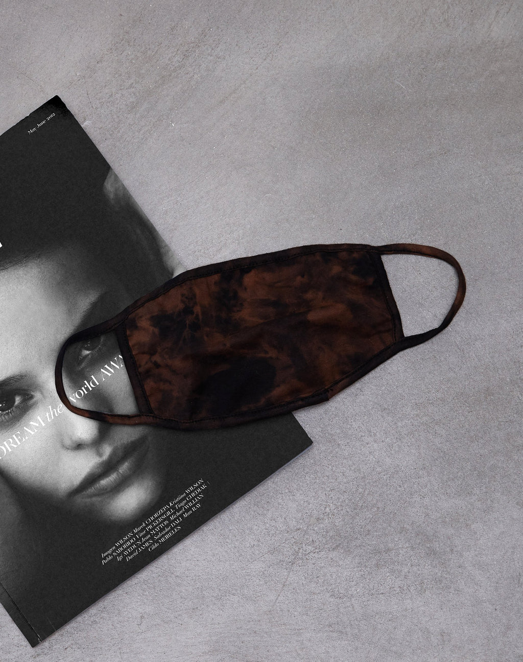 Gesichtsmaske in Schwarz Rost Tie Dye