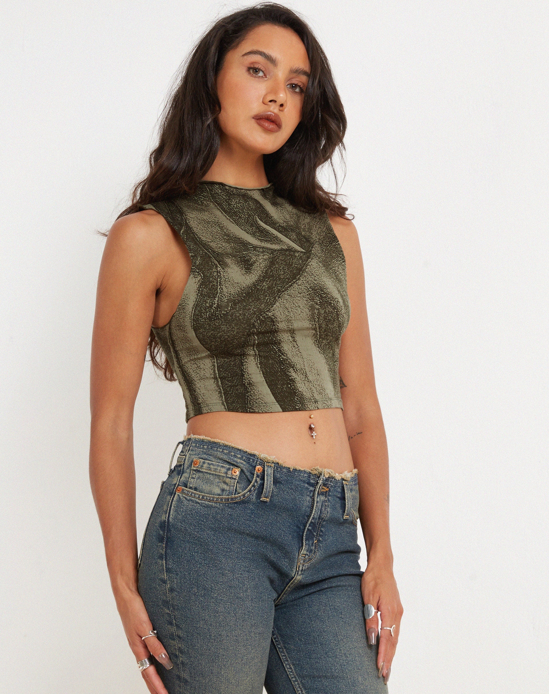 Bild von Ajak Crop Top in Dystopian Crease Khaki