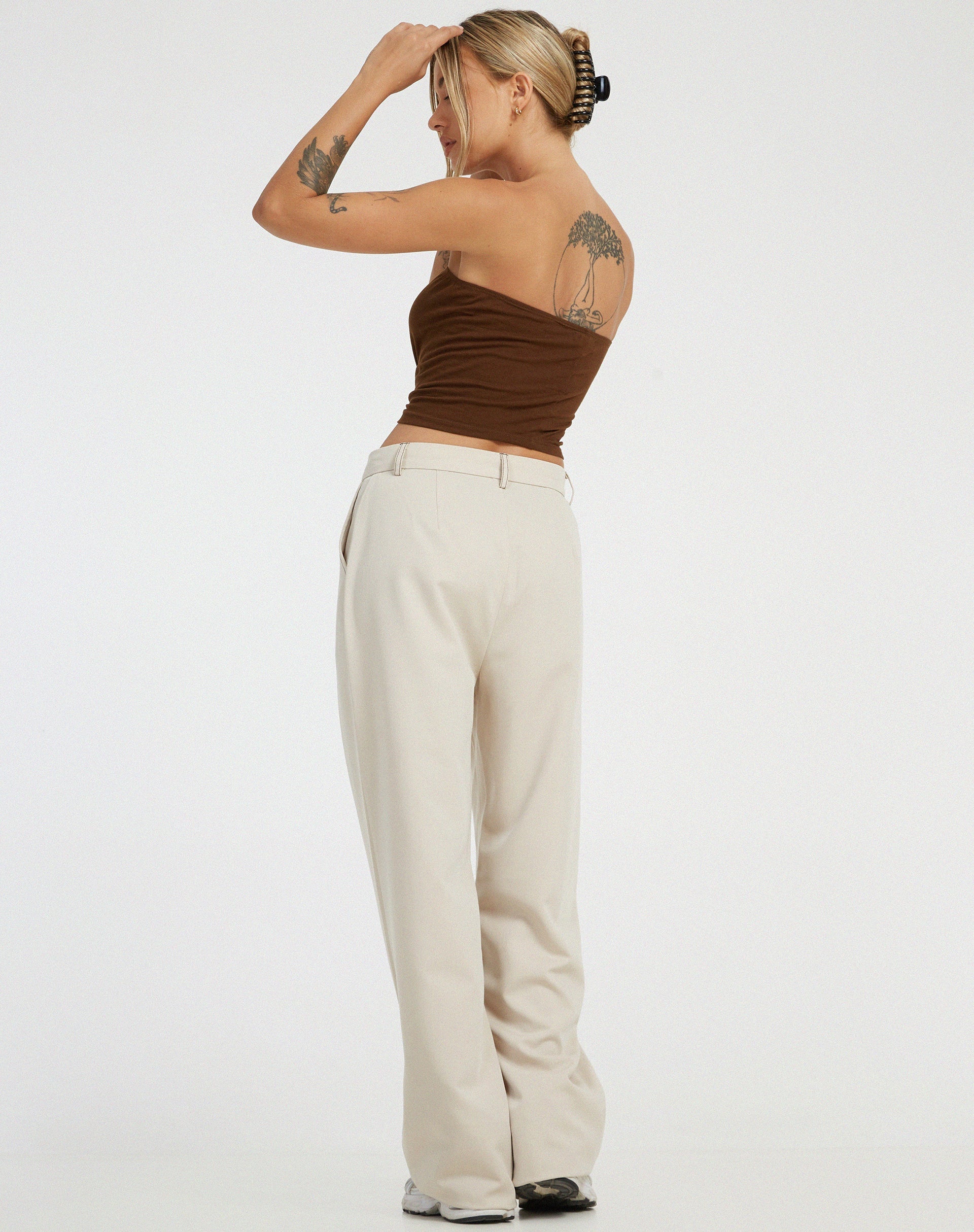 Abbildung von Albus Trouser in Ecru Brown Stitch
