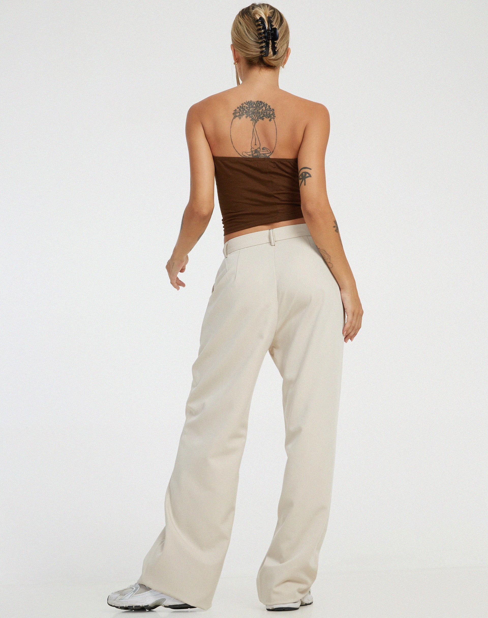 Abbildung von Albus Trouser in Ecru Brown Stitch