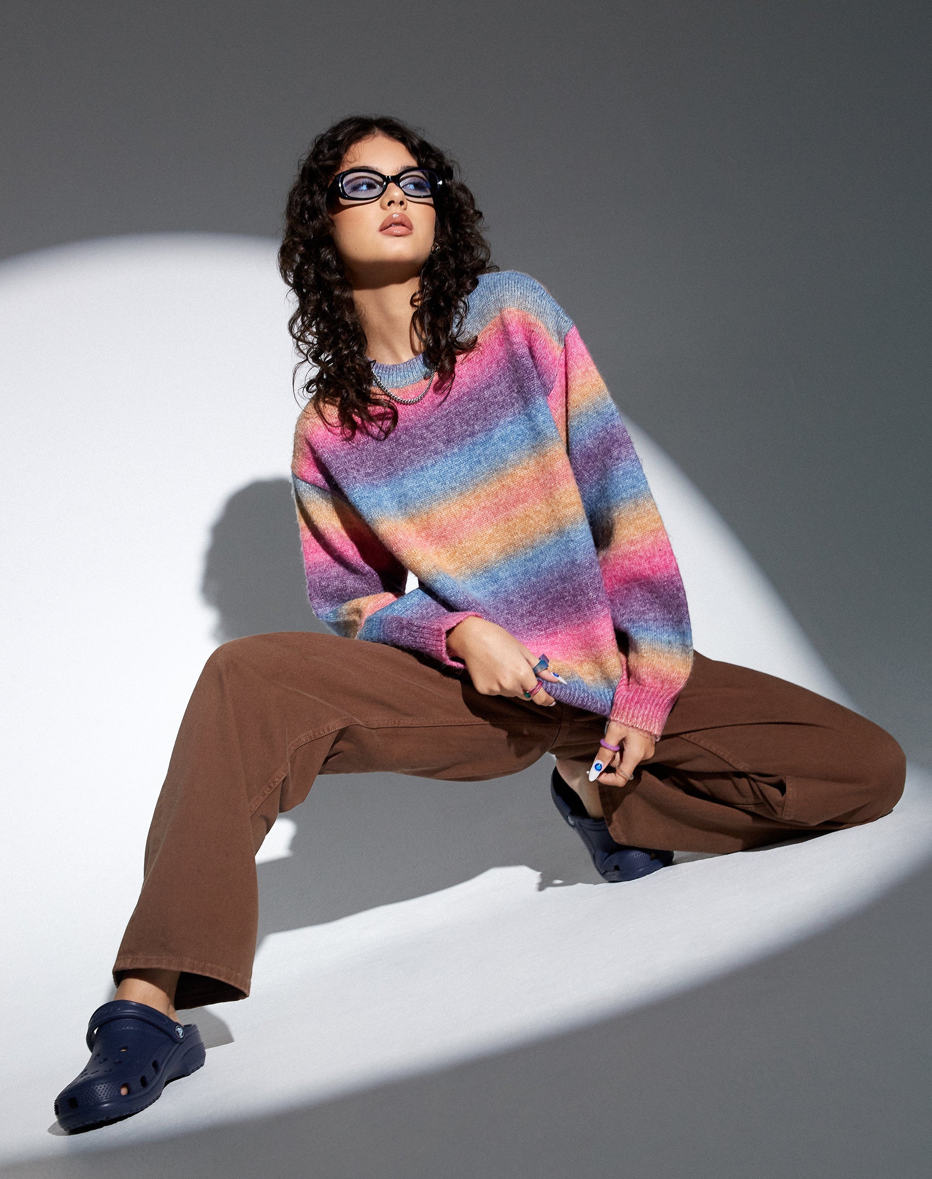 Bild von MOTEL X OLIVIA NEILL Ammaria Pullover in Rosa und Lila