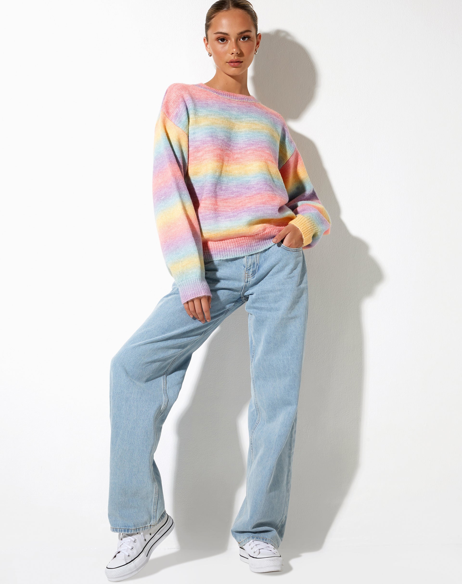 Abbildung des Ammaria Pullovers in Lila und Blau