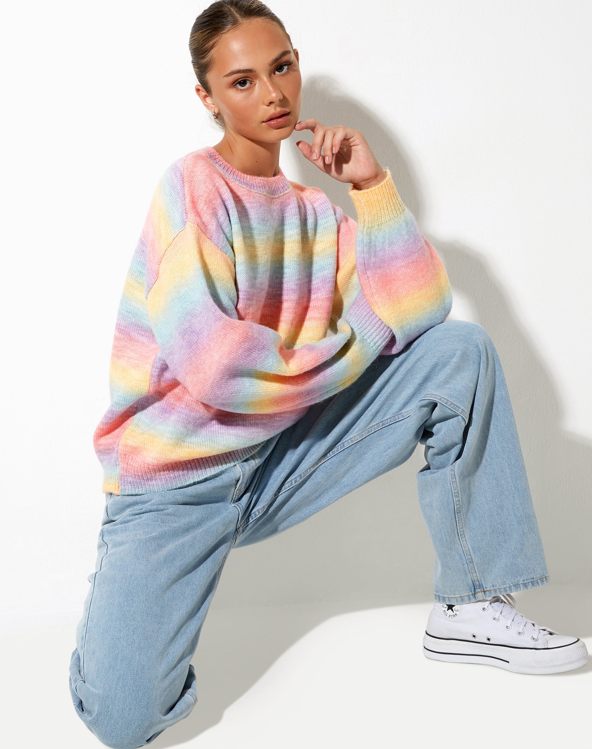 Abbildung des Ammaria Pullovers in Lila und Blau