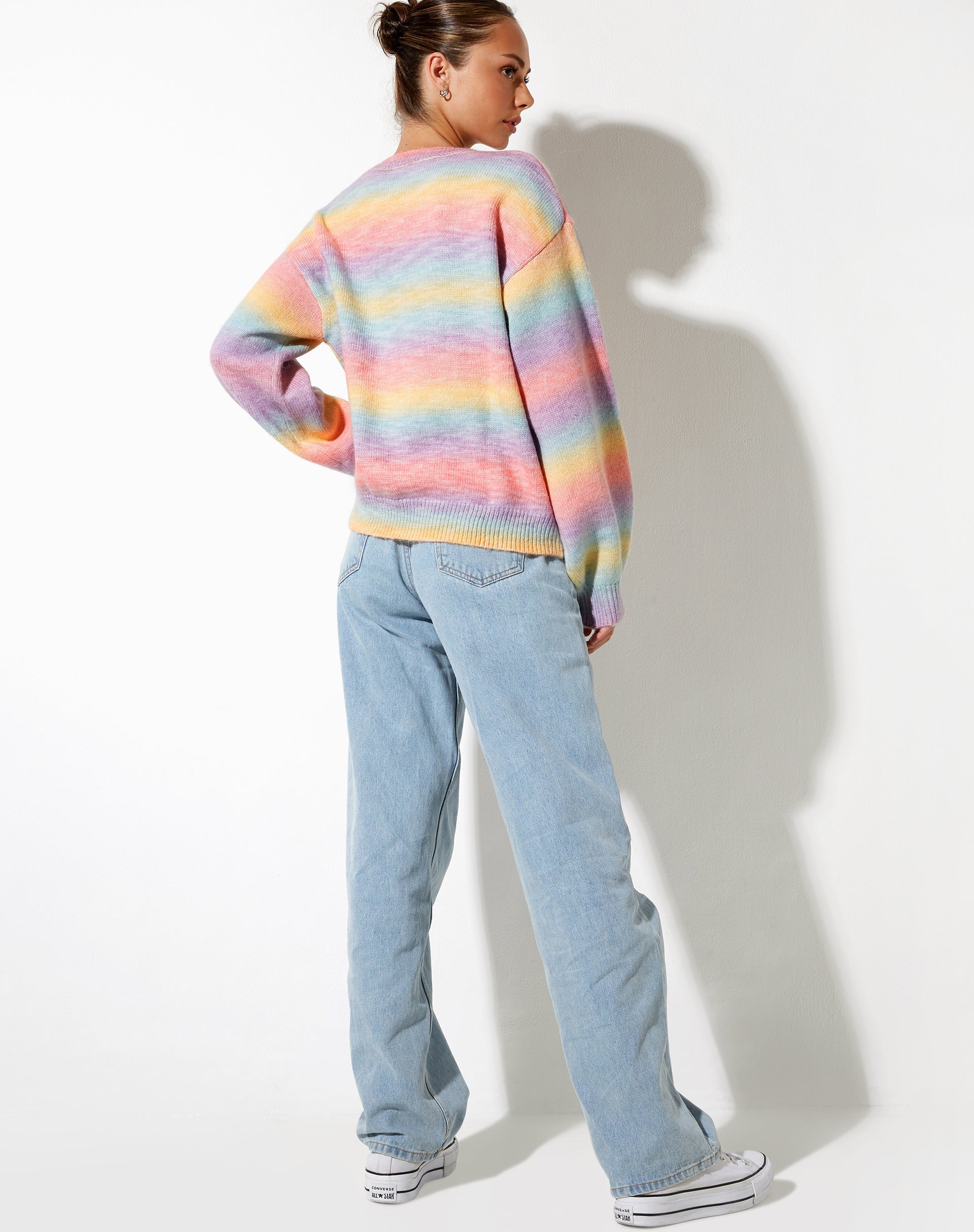 Abbildung des Ammaria Pullovers in Lila und Blau