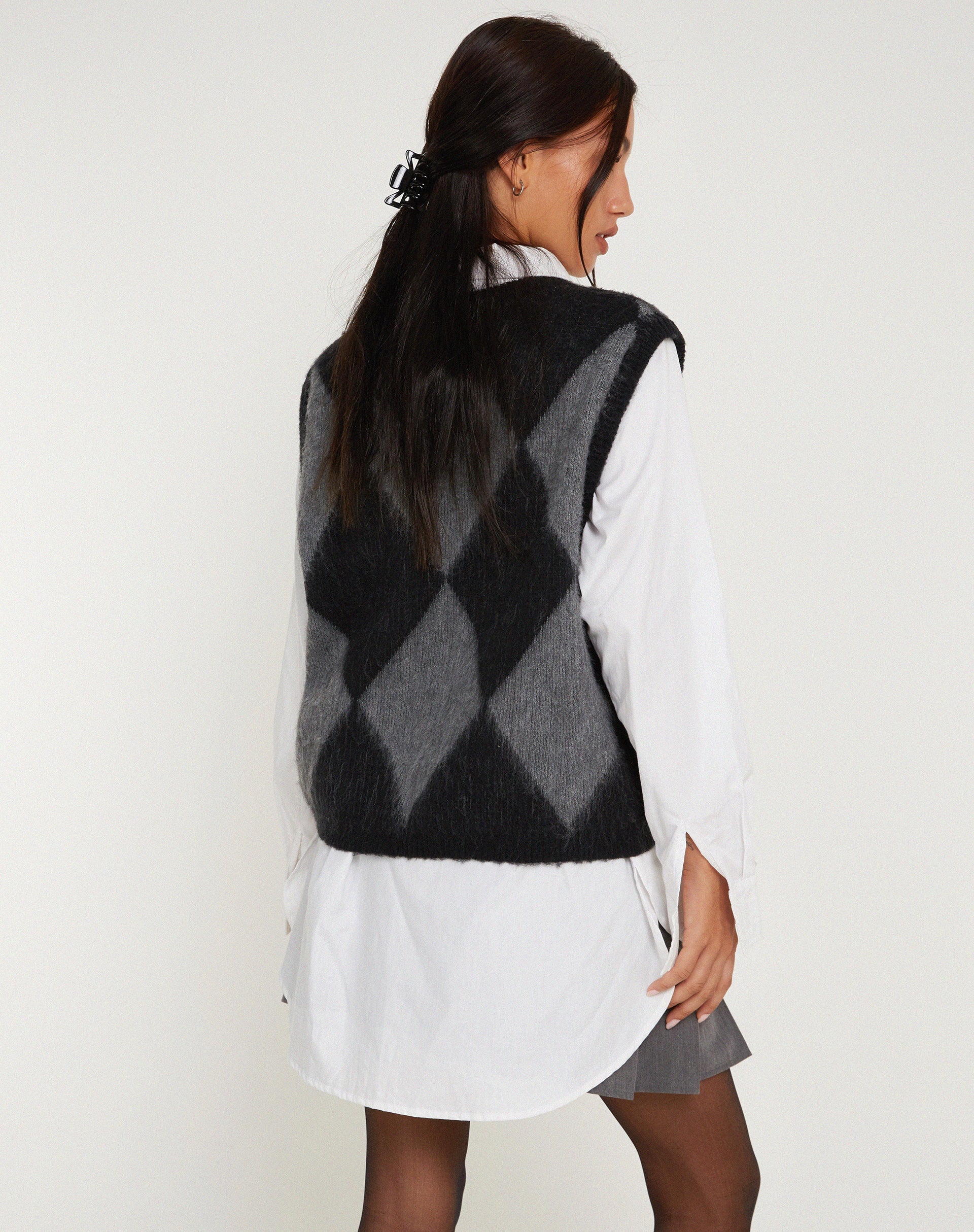 Bild von Arisa Sweater Vest in Harlekin Grau und Schwarz