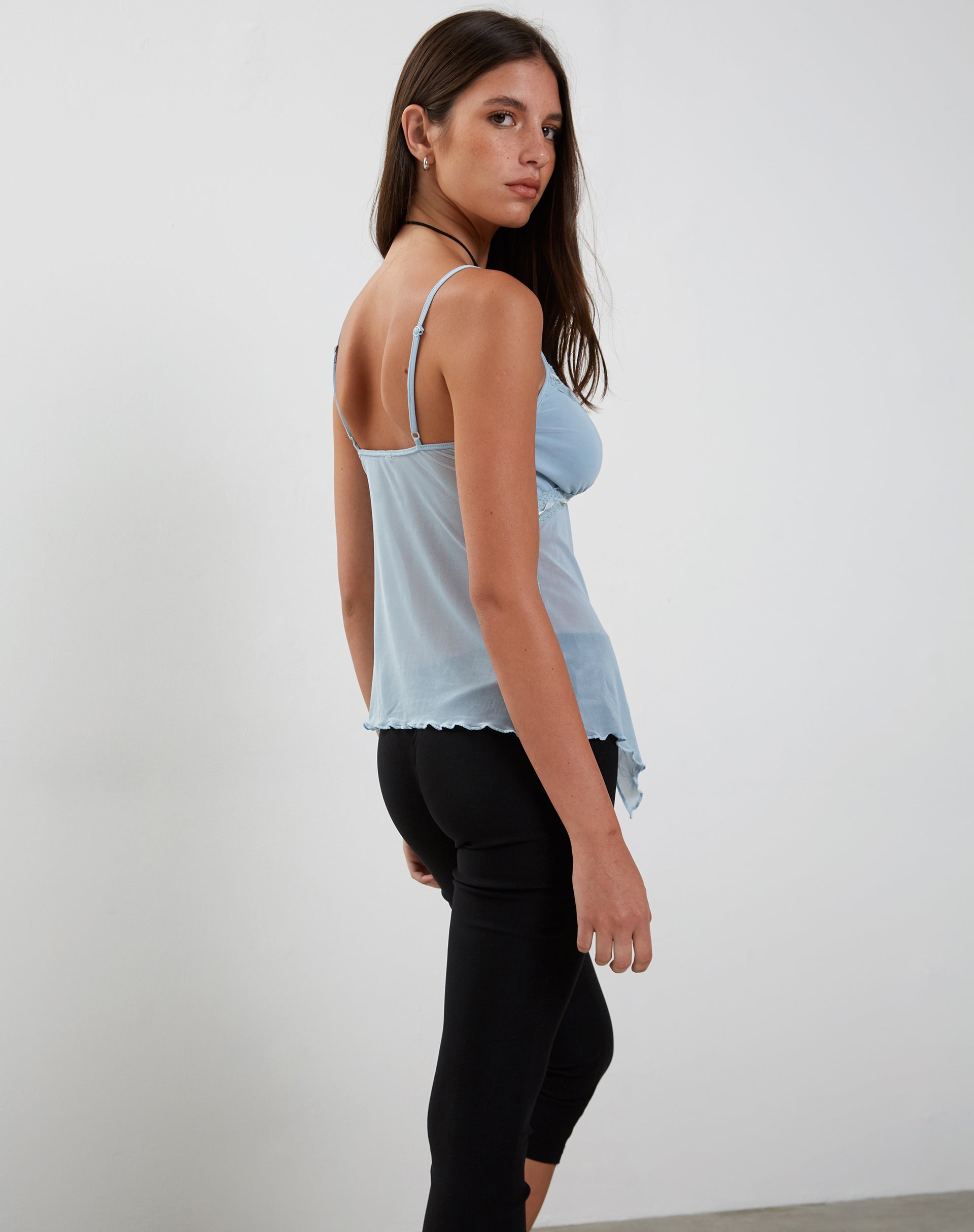 Bild von Arsyla Mesh Butterfly Top in Pastellblau