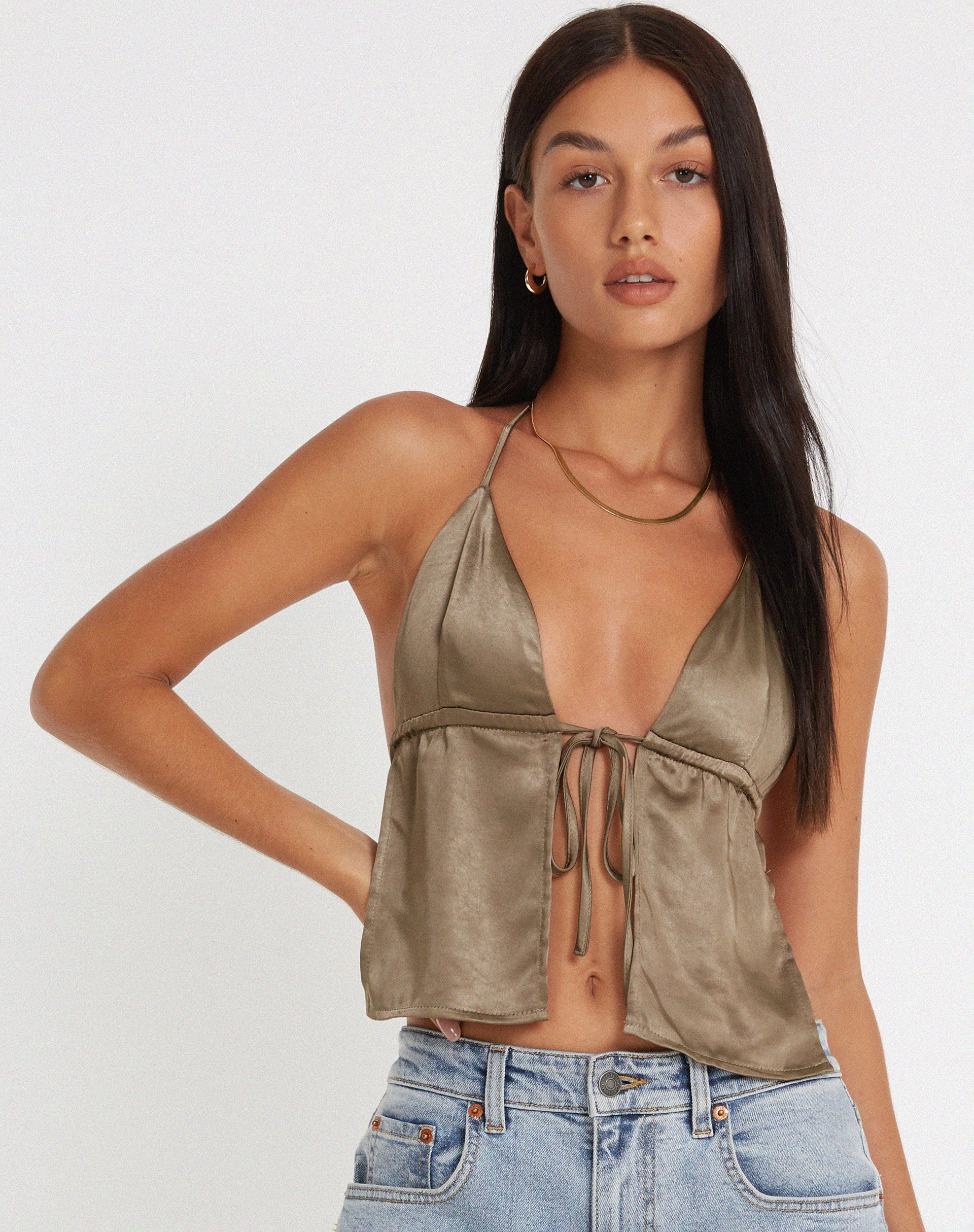 Bild von Arula Cami Top in Satin Dark Olive