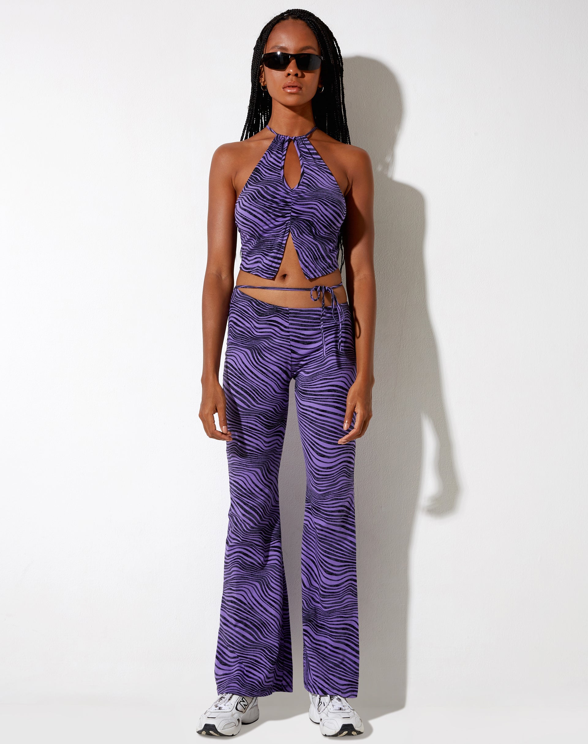 Bild von Eda Flare Trouser in Desert Terrain Lila