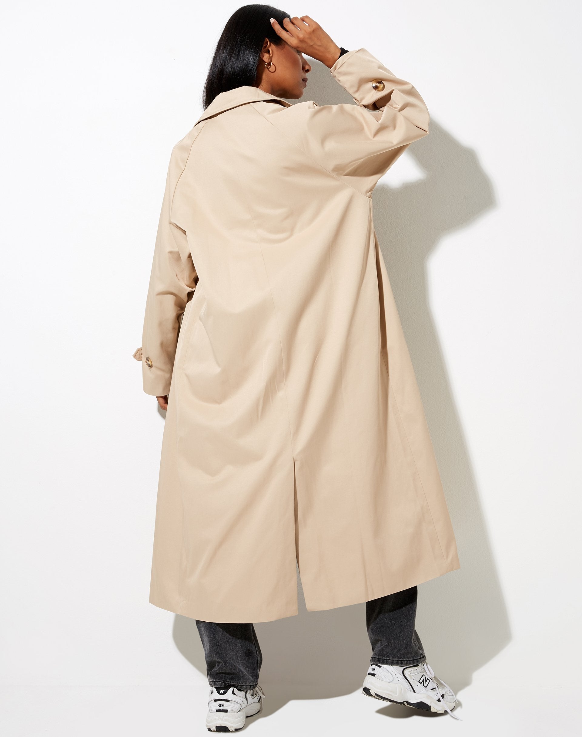 Image of Assa Trenchcoat in Beige mit gestreiftem Innenfutter