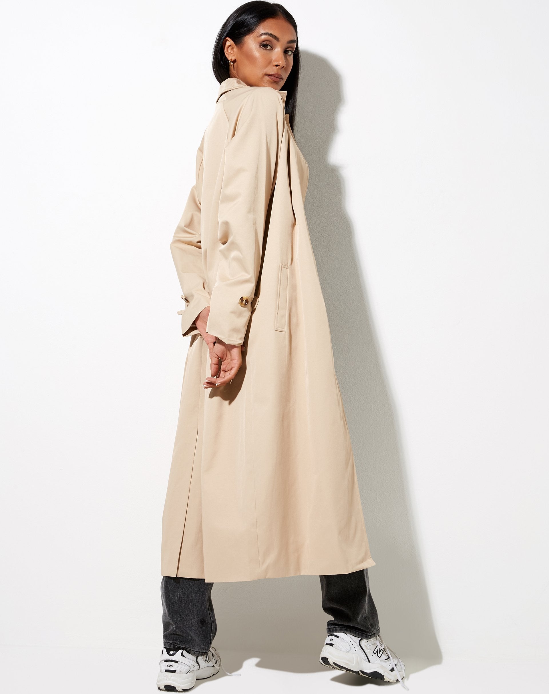 Image of Assa Trenchcoat in Beige mit gestreiftem Innenfutter