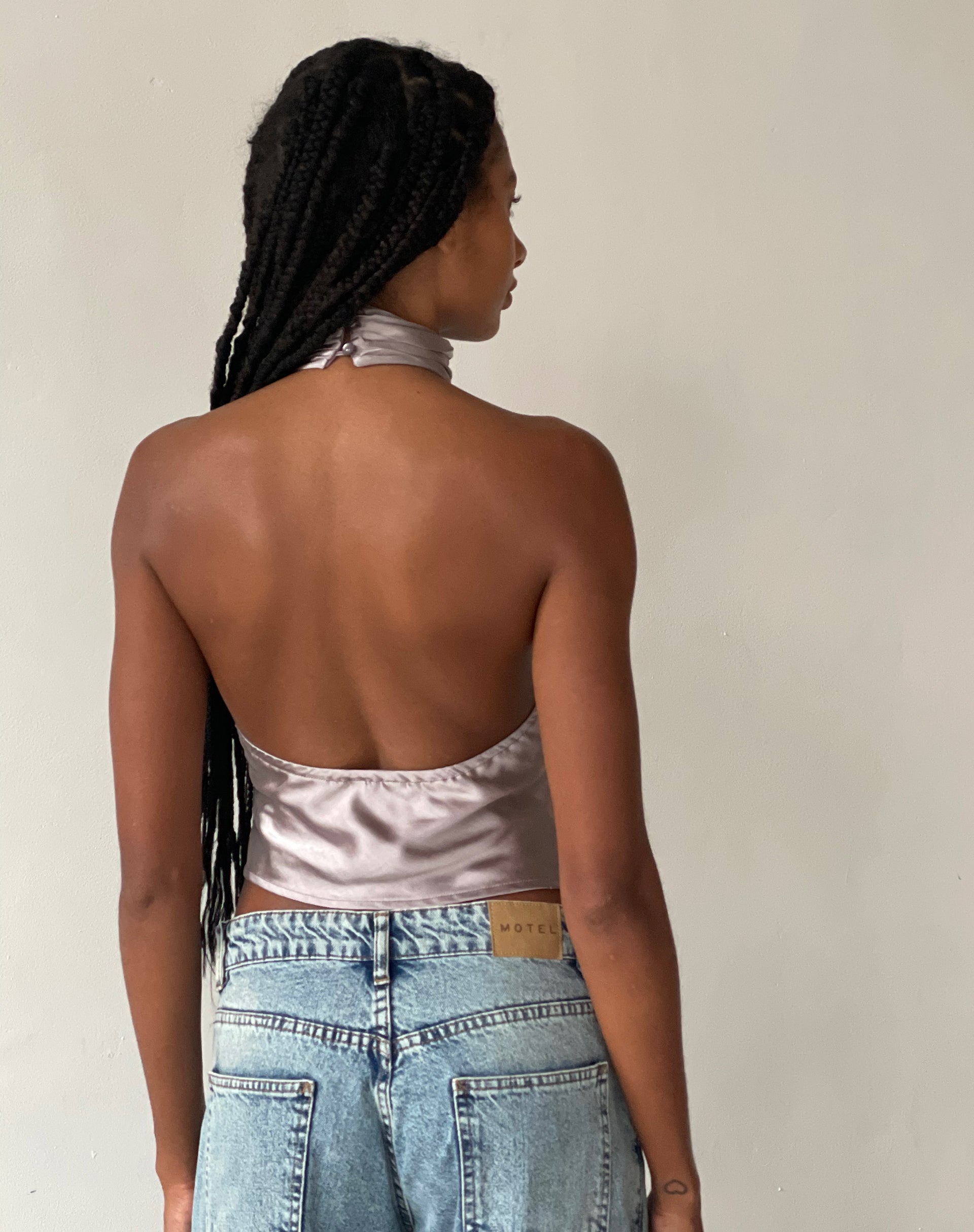 Bild von MOTEL X JACQUIE Ataina Neckholder-Top in Satin Silber