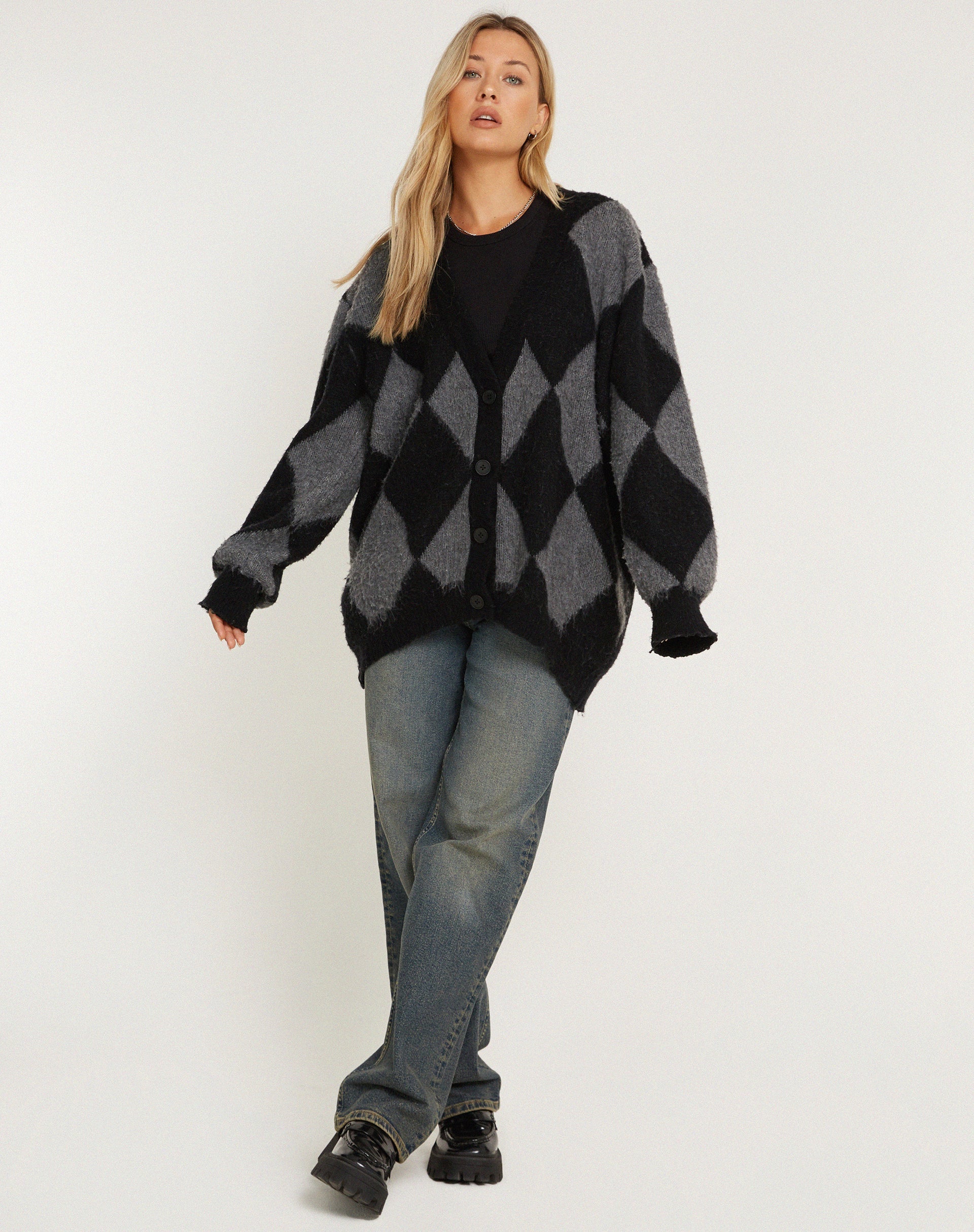 Bild von Aureli Cardi in Harlekin Grau und Schwarz