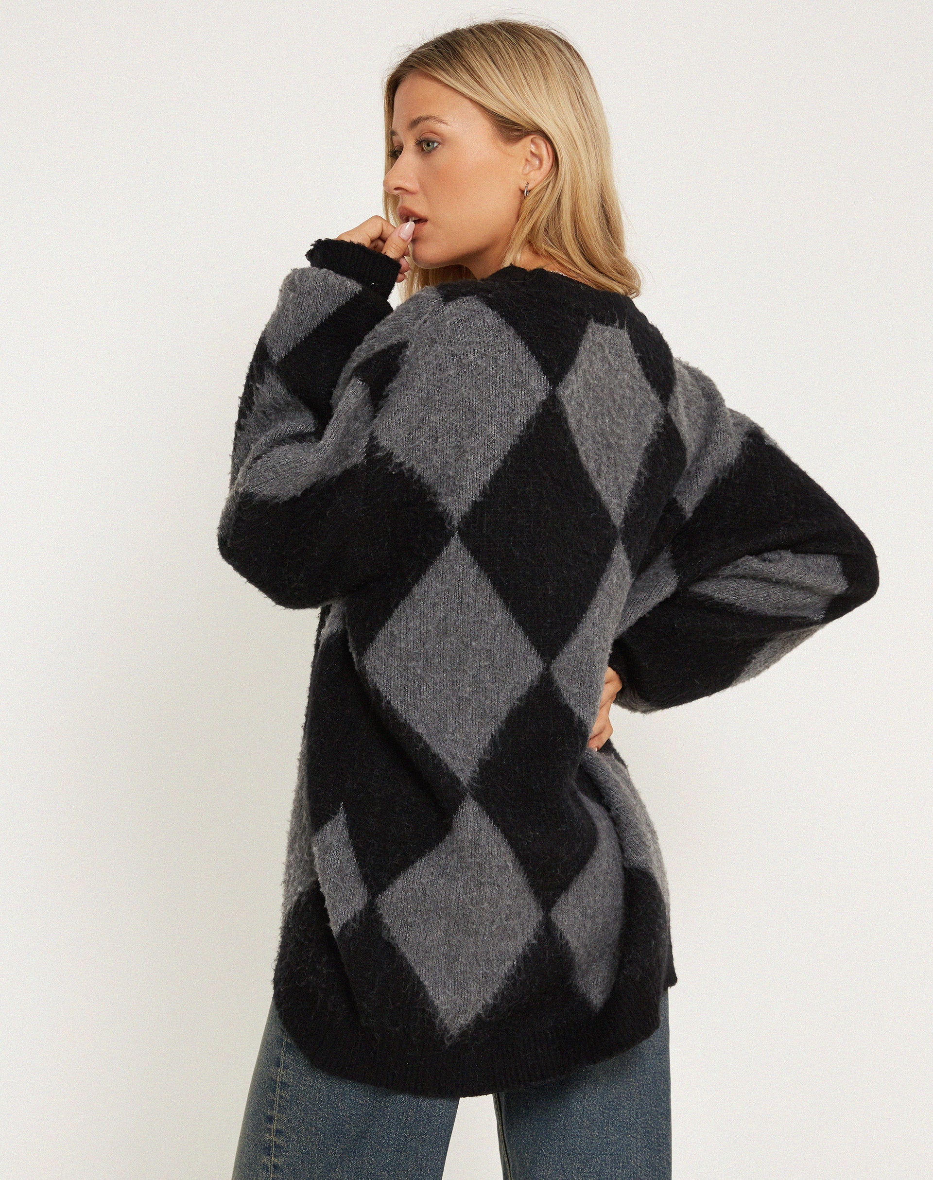 Bild von Aureli Cardi in Harlekin Grau und Schwarz