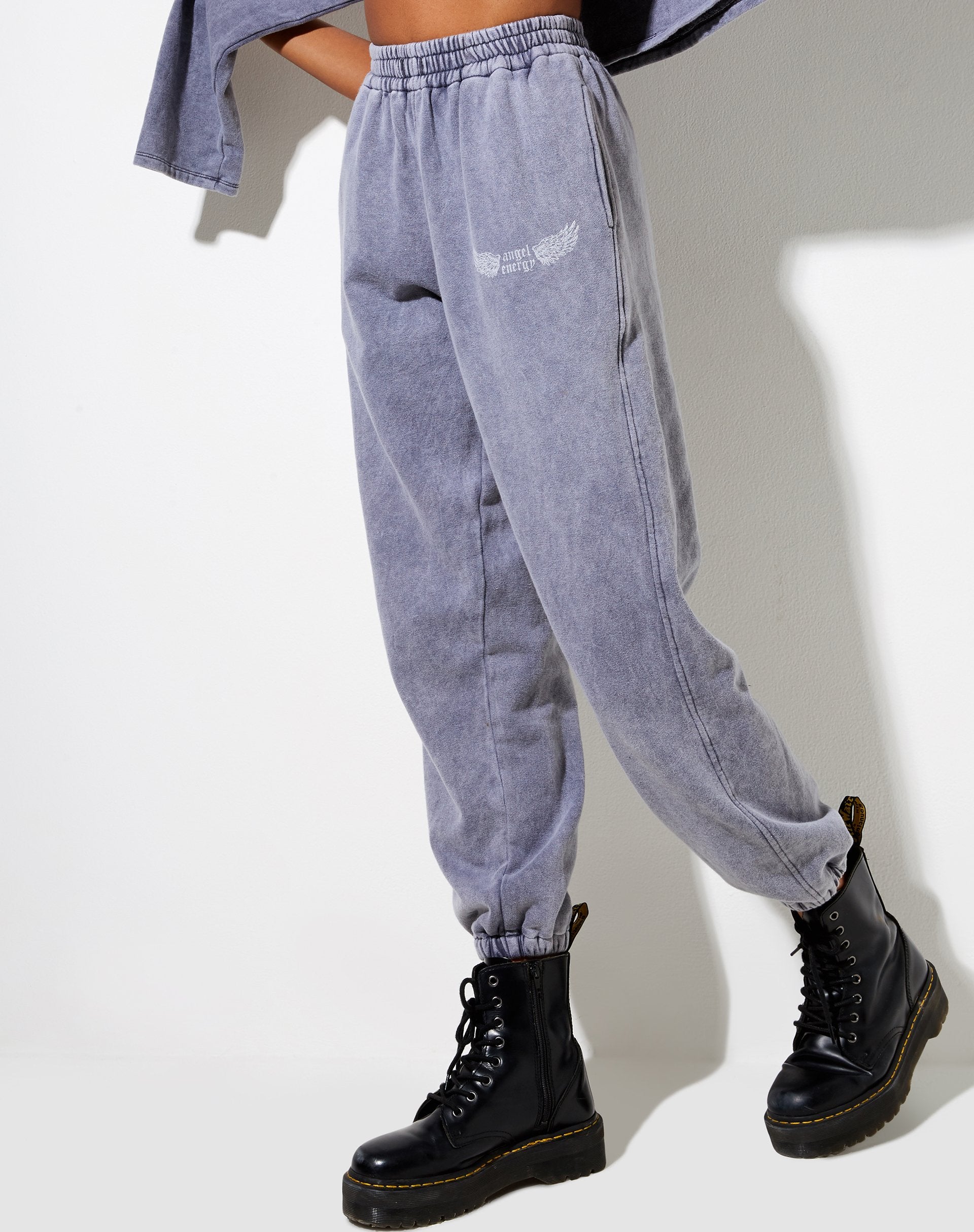 Bild von Basta Jogger in Charcoal Wash Angel Energy Wings