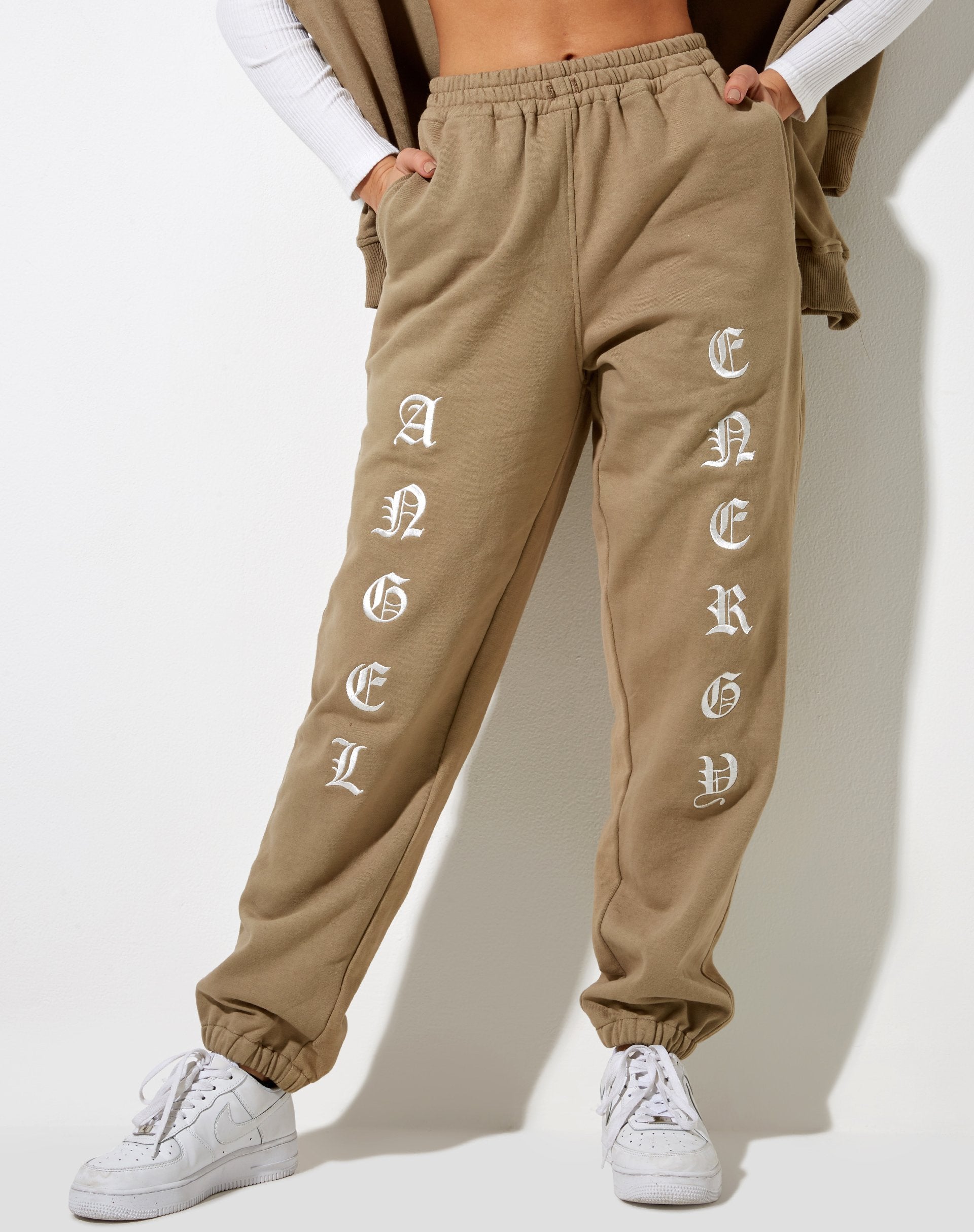 Bild von Basta Jogger aus Eukalyptus Engel Energie Embro