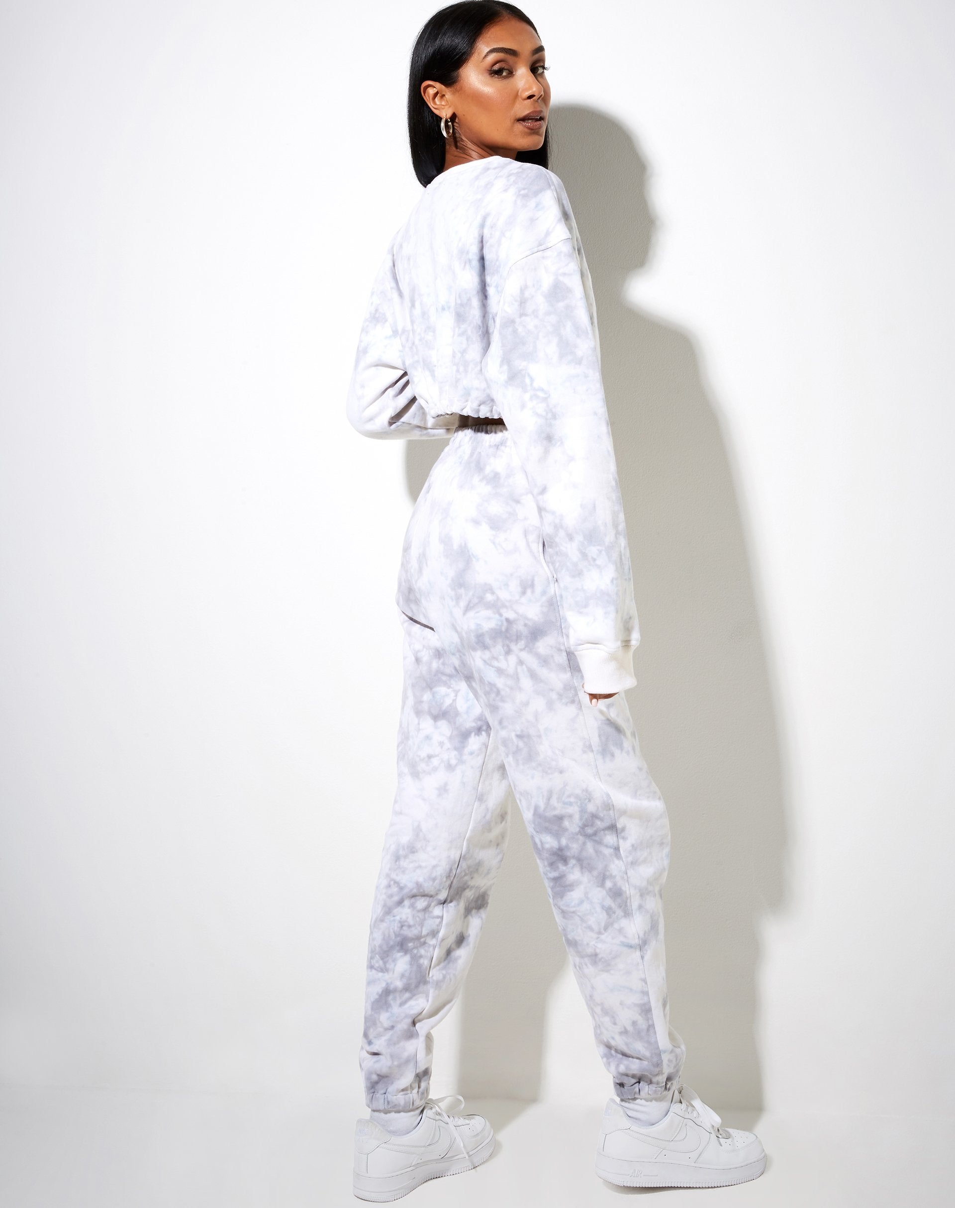 Bild von Markey Pullover in Grau Tie Dye Angel Energy Embro