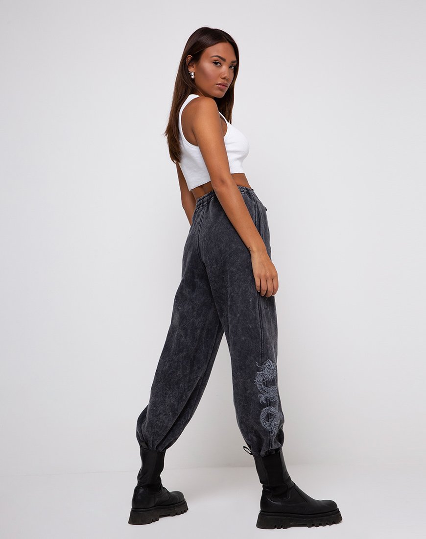 Basta Jogger in Acid Stone Wash mit Drachen-Stickerei