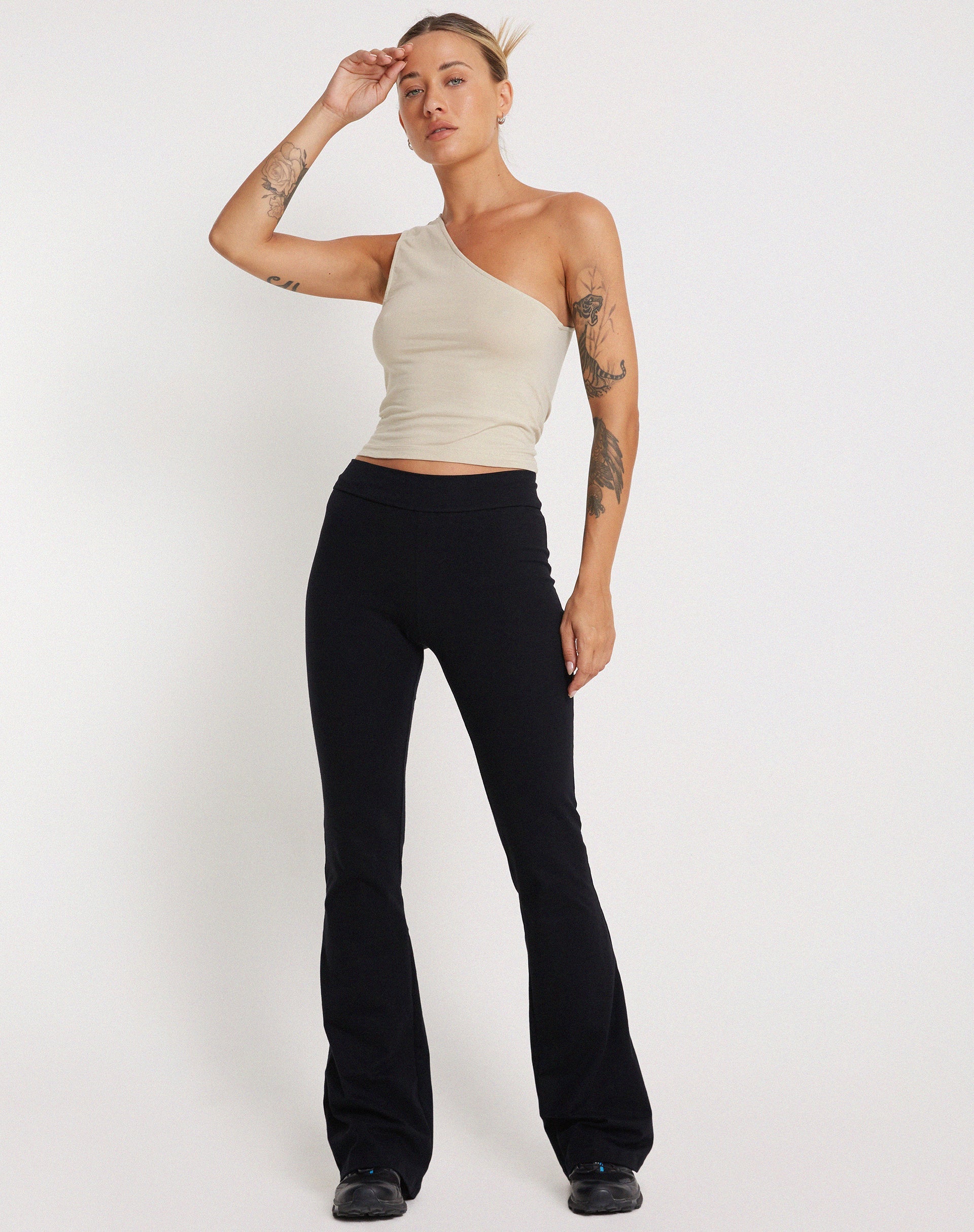 Image von Bay One Shoulder Top in Kokosnussmilch