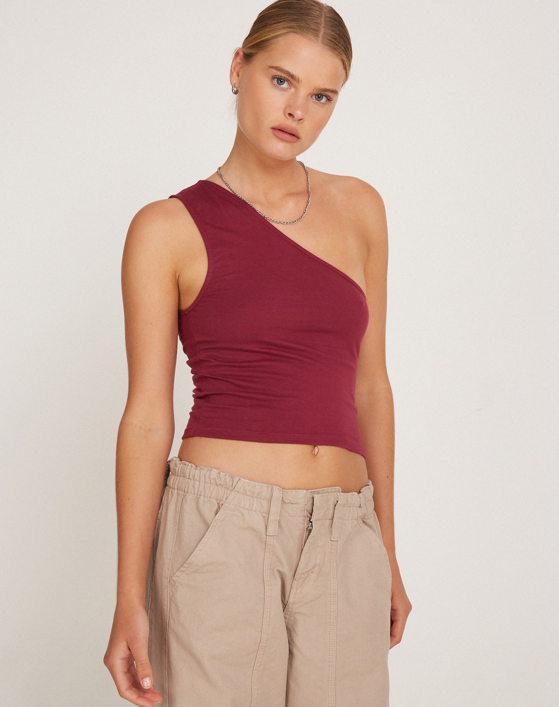 Image of Bay One Shoulder Top in Pflaume