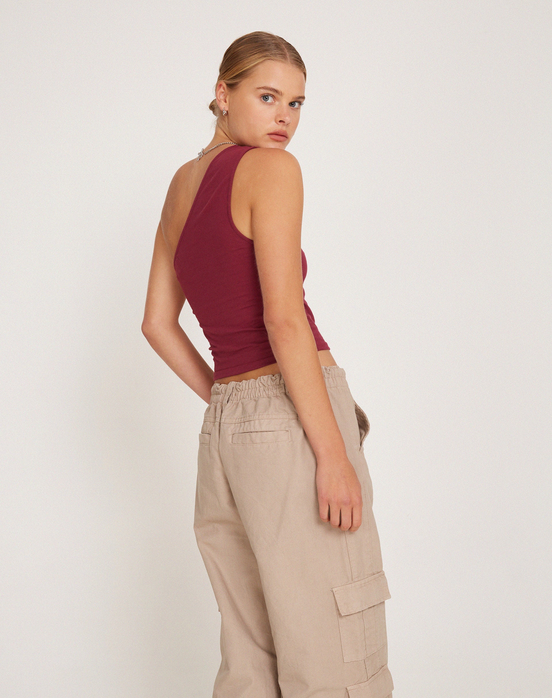 Image of Bay One Shoulder Top in Pflaume