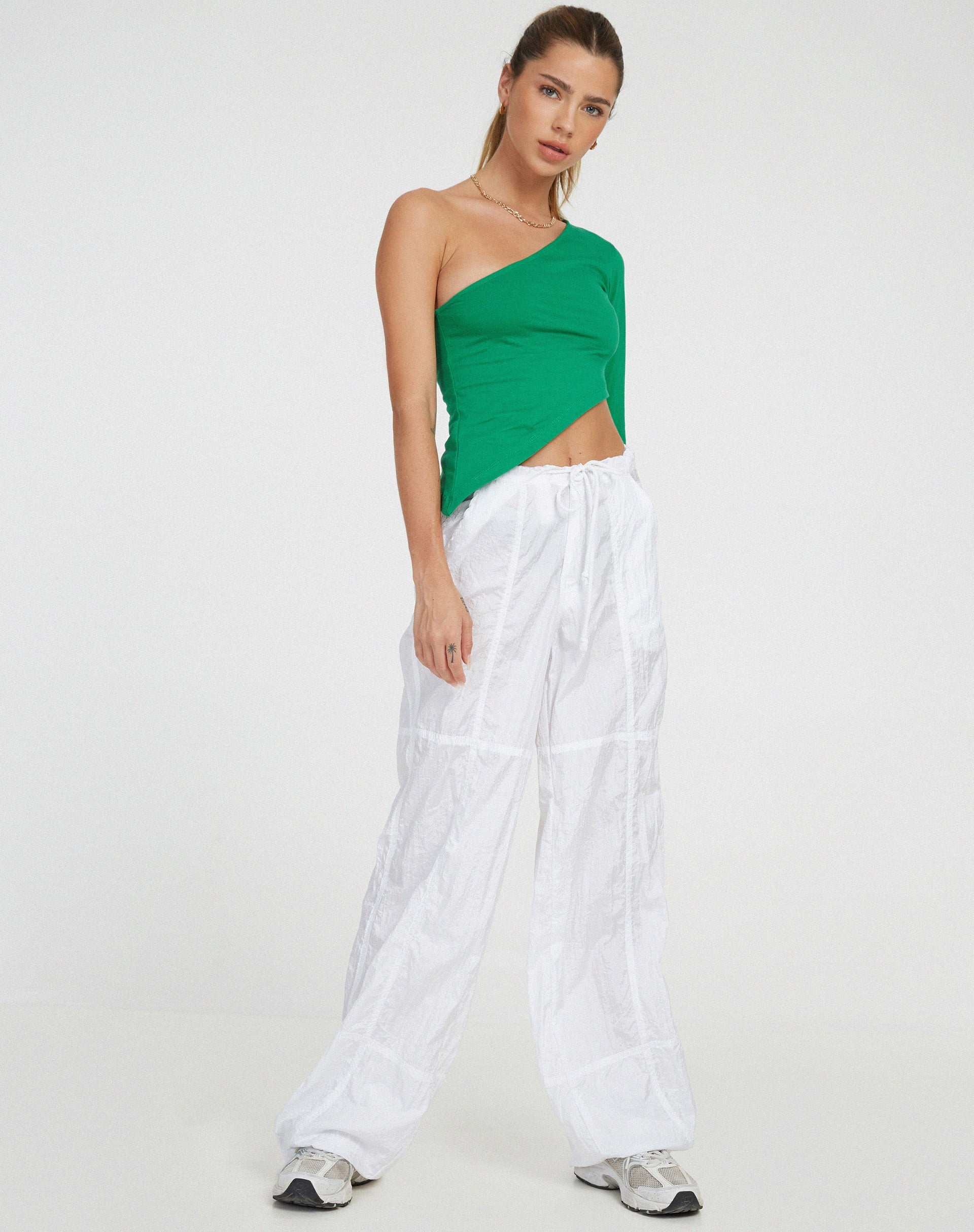 Bild von Baylee Crop Top in Bush Green