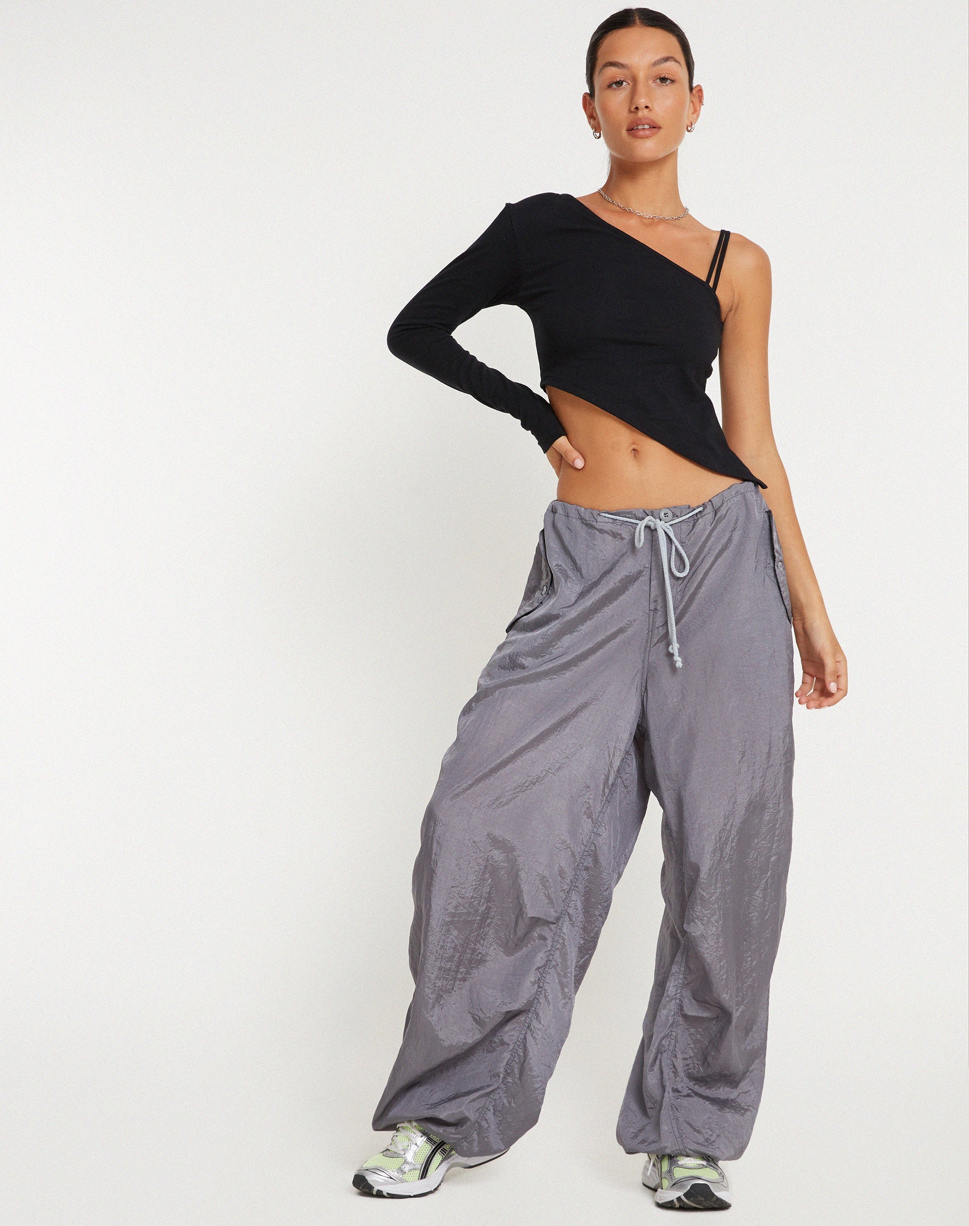 Bild von Baynica Crop Top in Schwarz