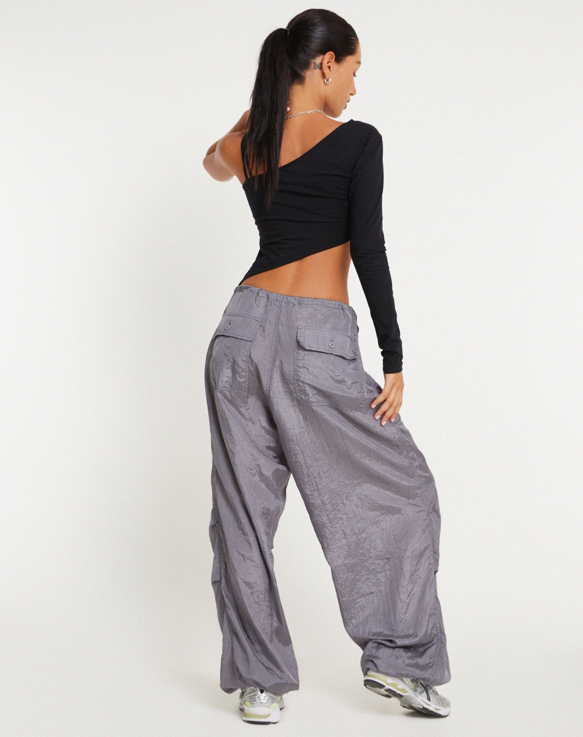 Bild von Baynica Crop Top in Schwarz