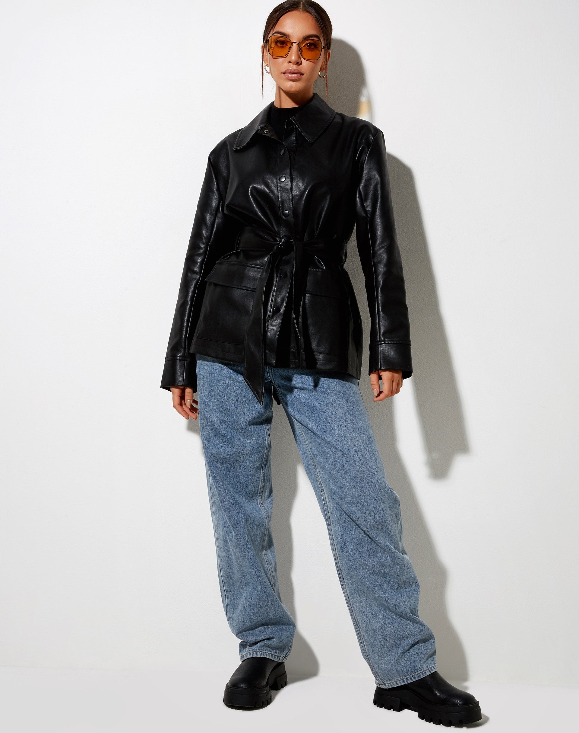 Image of Jacke mit Gürtel aus PU Schwarz