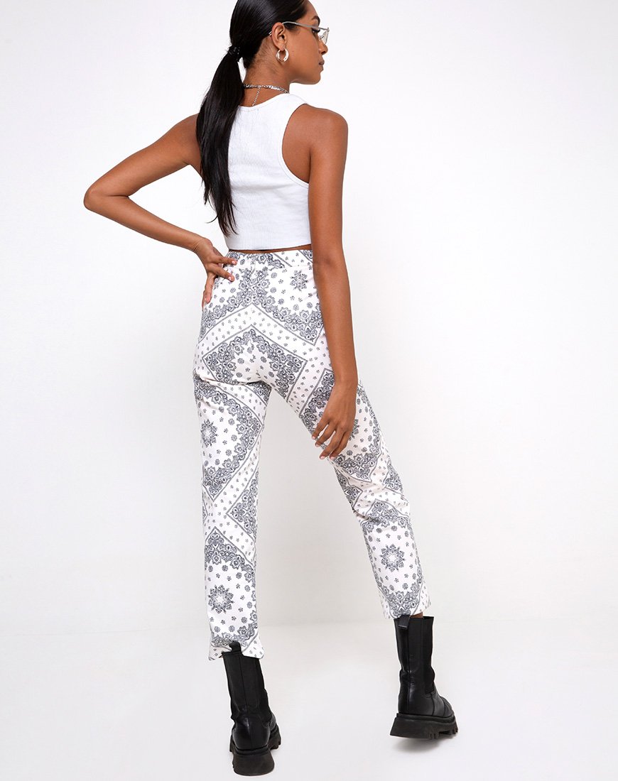 Bild von Beth Trouser in Bandana Ecru Platzierung