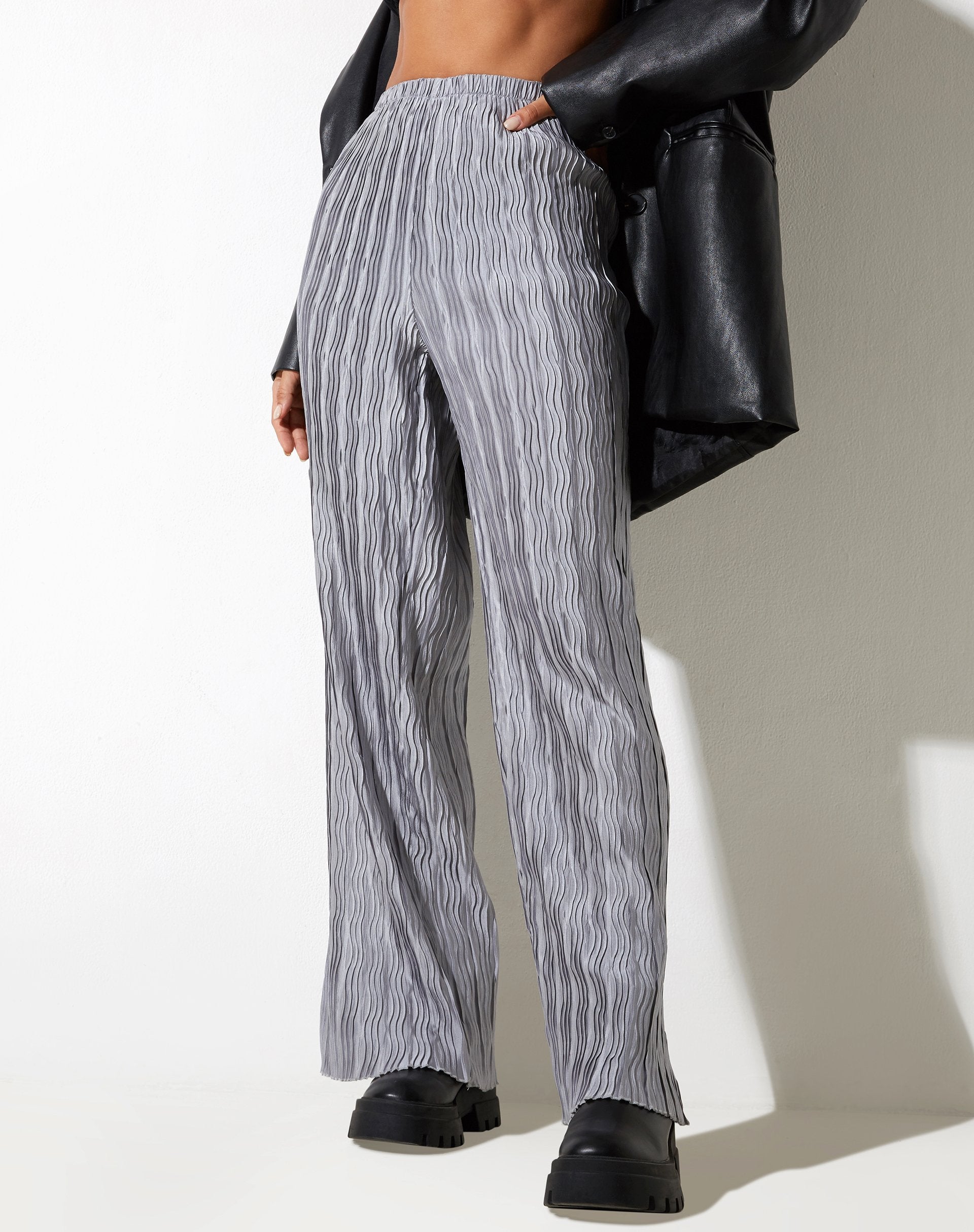 IMAGE OF Bian Hose in Crinkle Silver