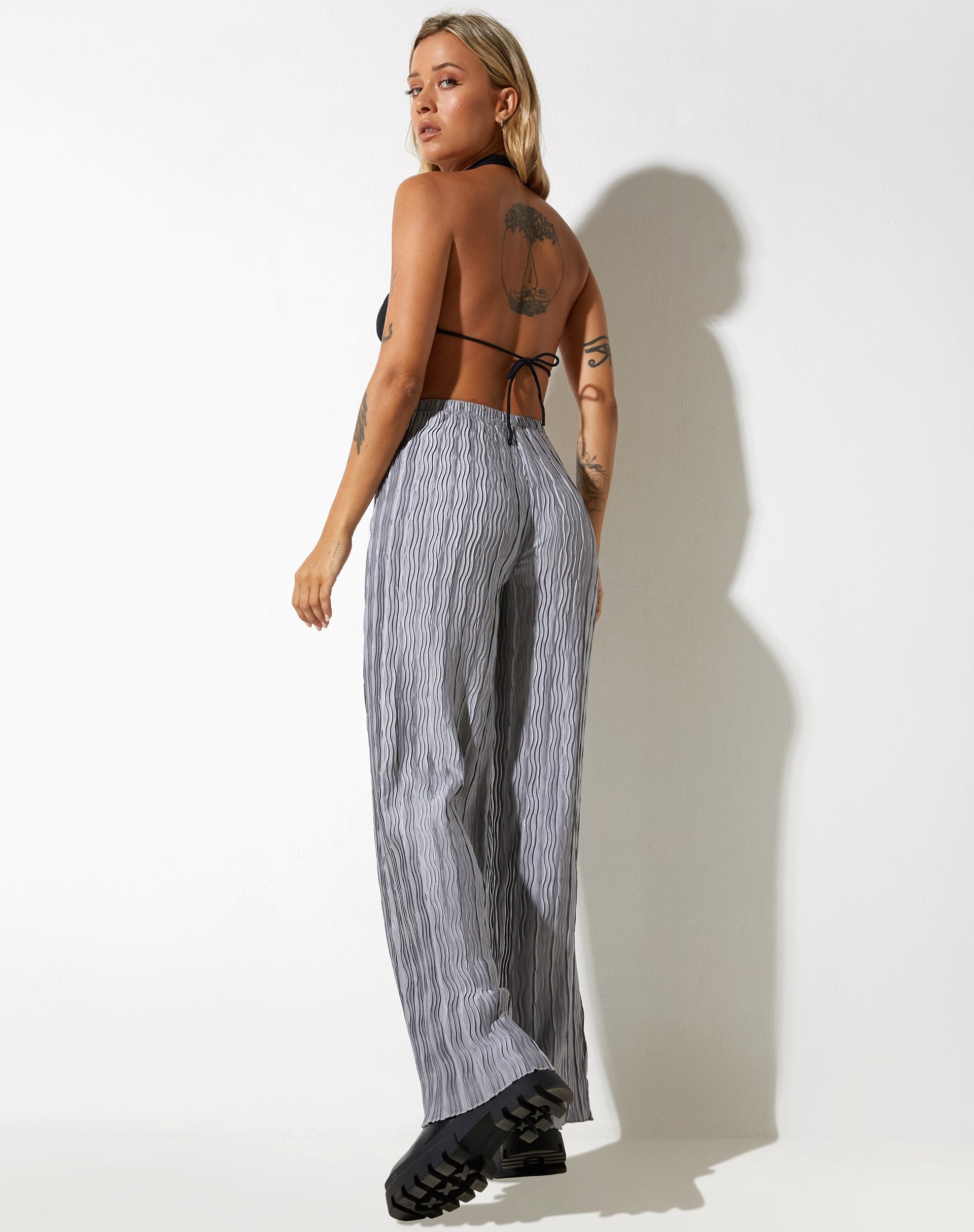 IMAGE OF Bian Hose in Crinkle Silver