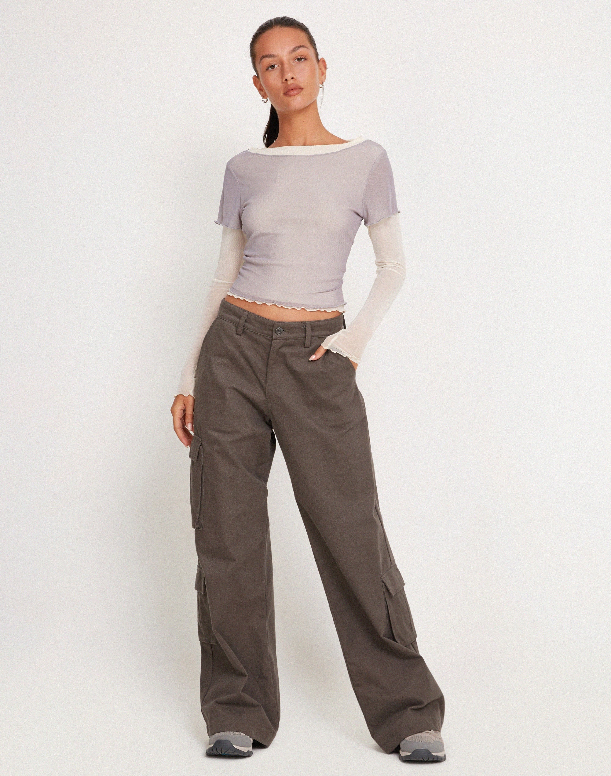 Bidara Mesh Long Sleeve Layered Top in Hellgrau und Elfenbein