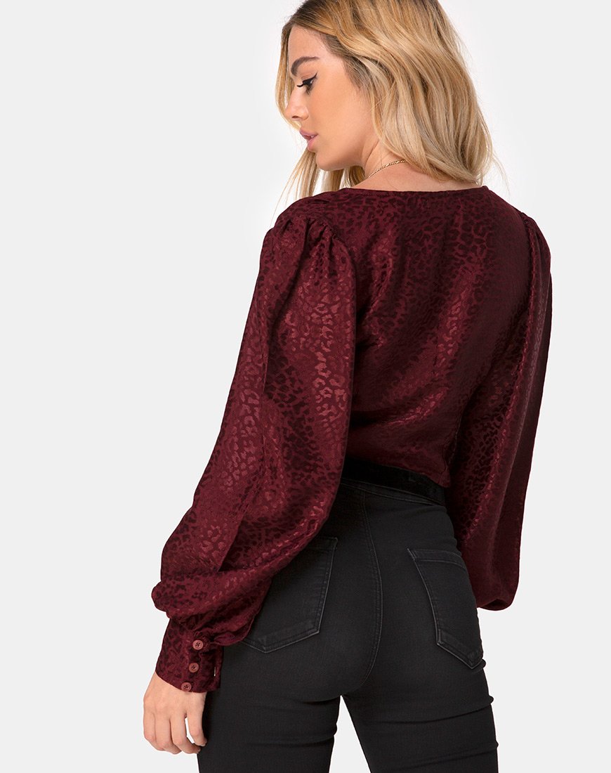 Bina Crop Top aus Satin Cheetah Burgundy