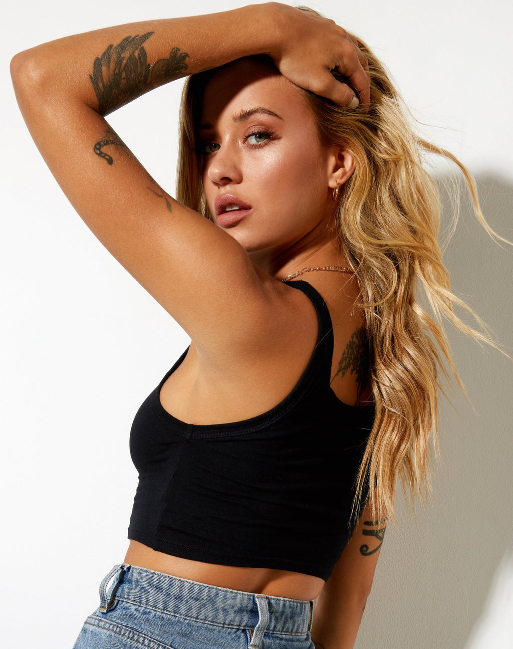 Blois Crop Top aus Lycra Schwarz Paradies Stickerei