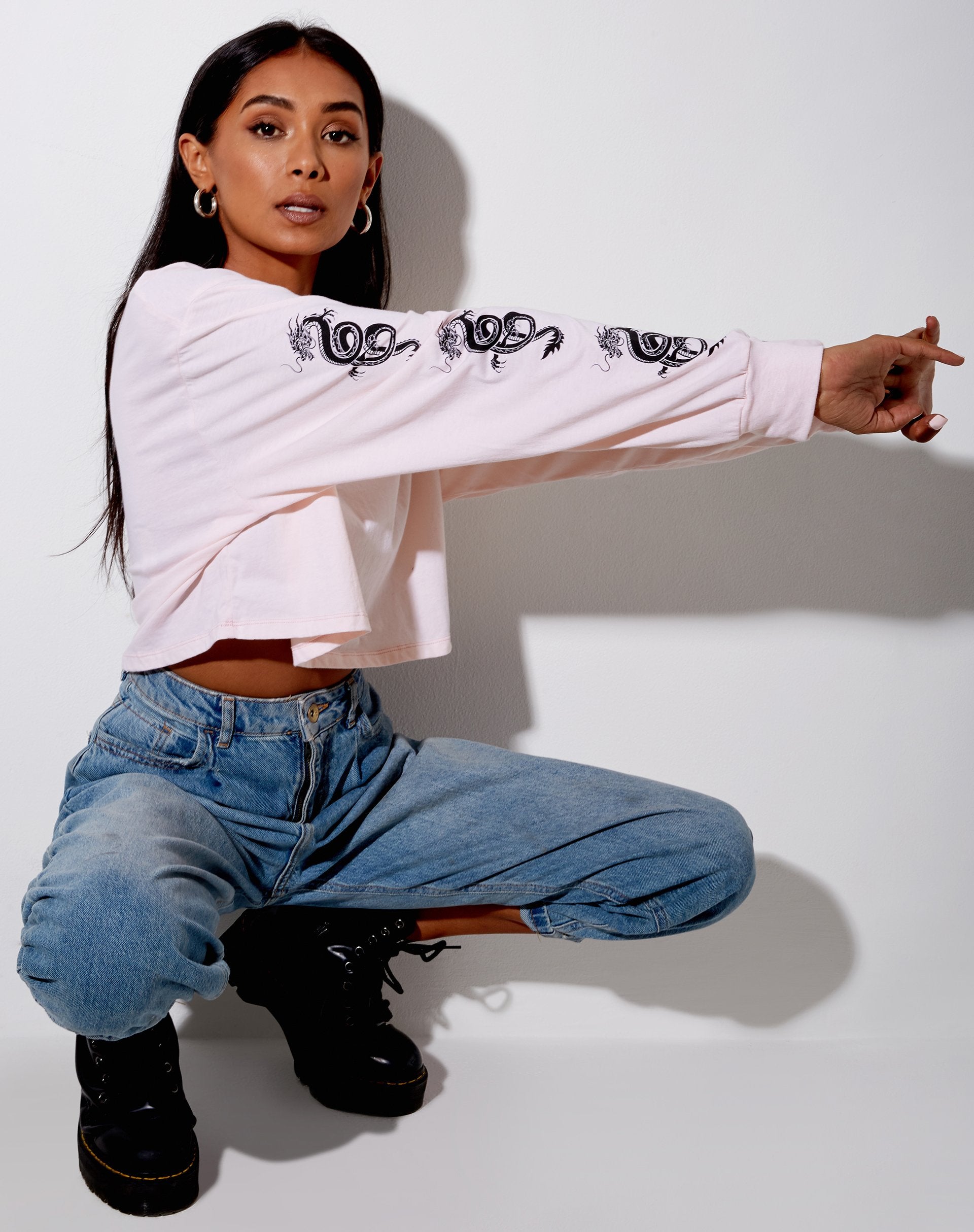 Bild von Boli Crop Tee in Blush Pink Dragon