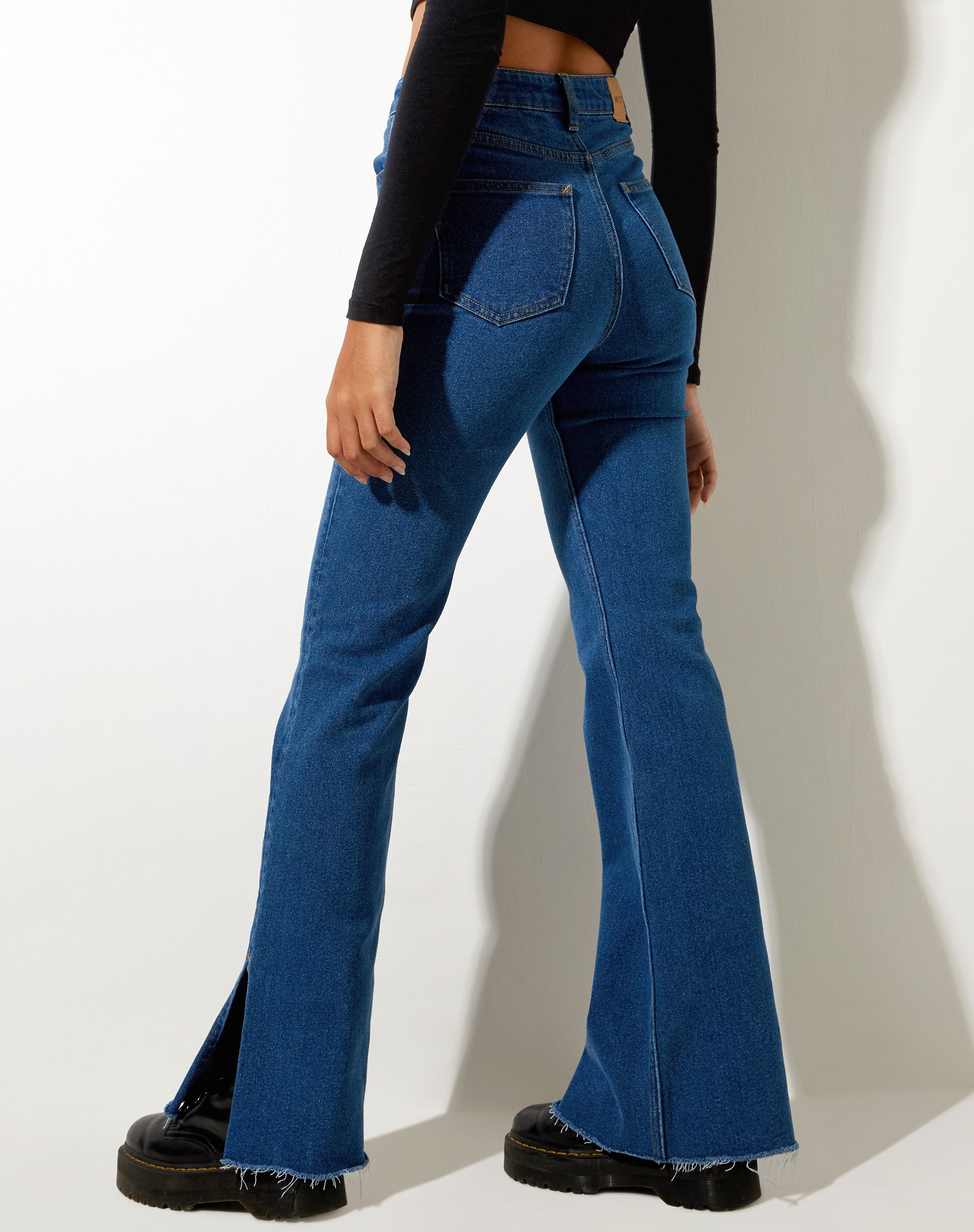 Bild von Split Bootleg Jeans in mittlerer Waschung