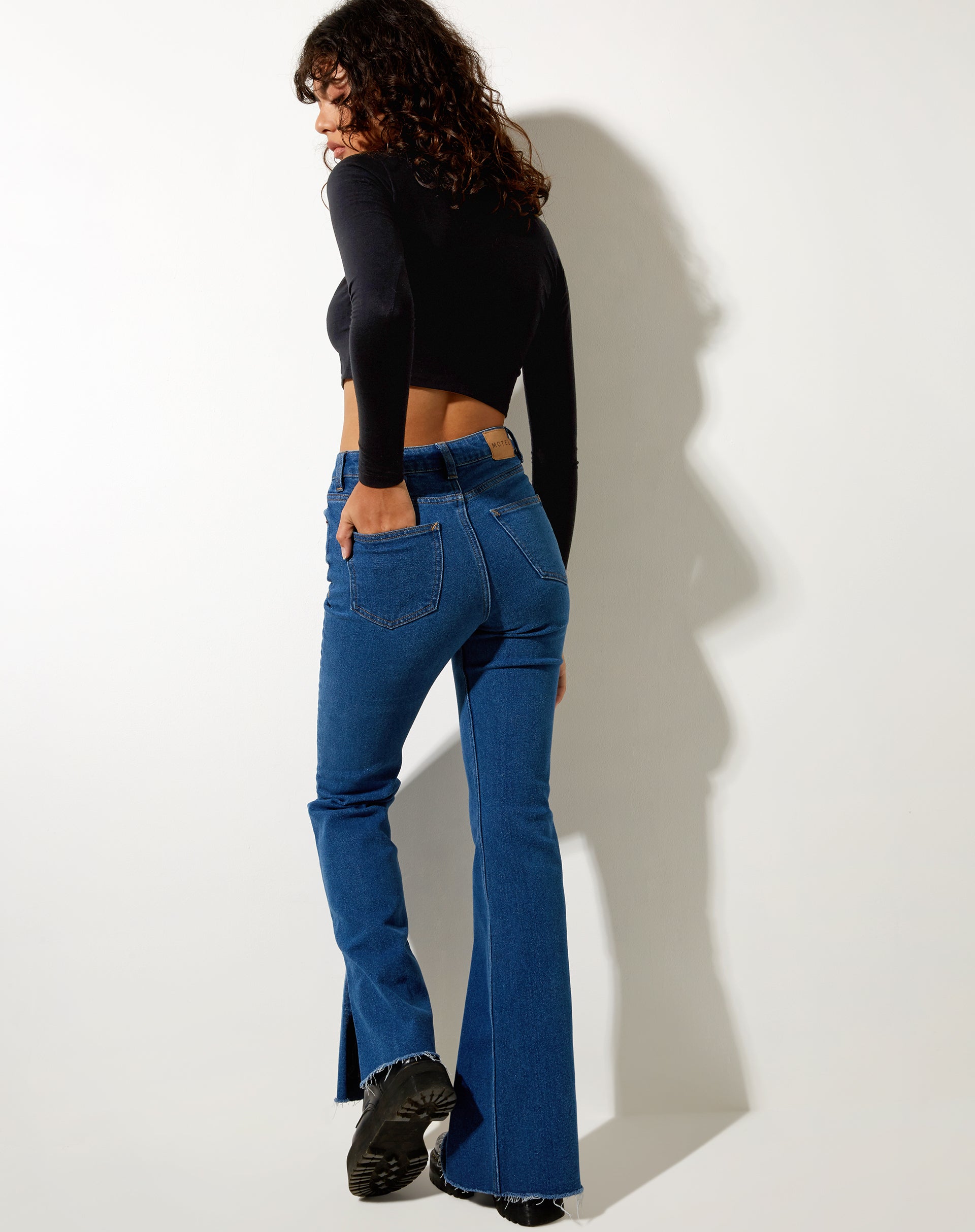 Bild von Split Bootleg Jeans in mittlerer Waschung