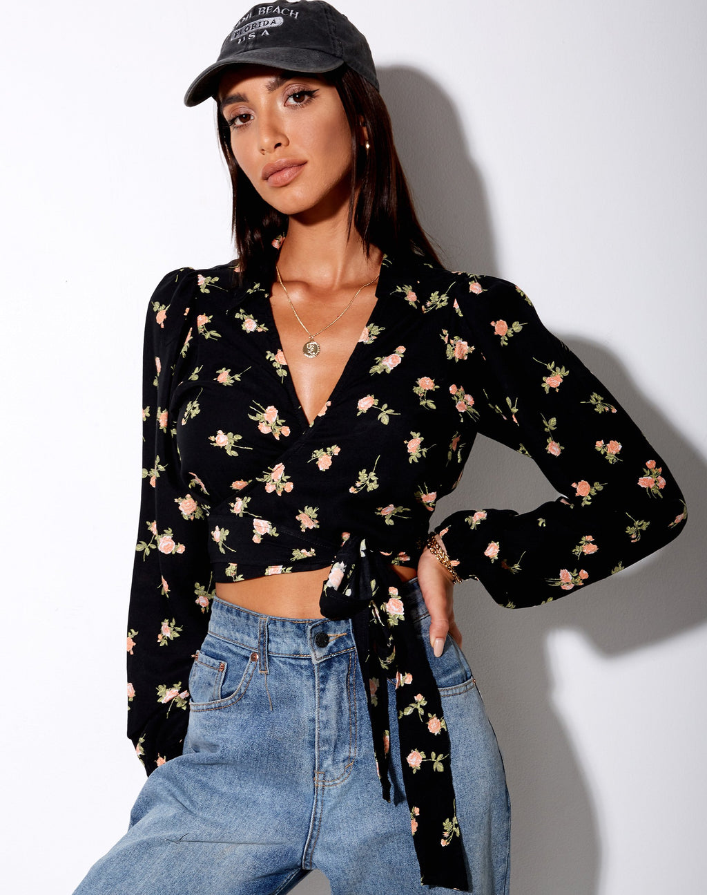 Briza Crop Top in Rose Garden Schwarz