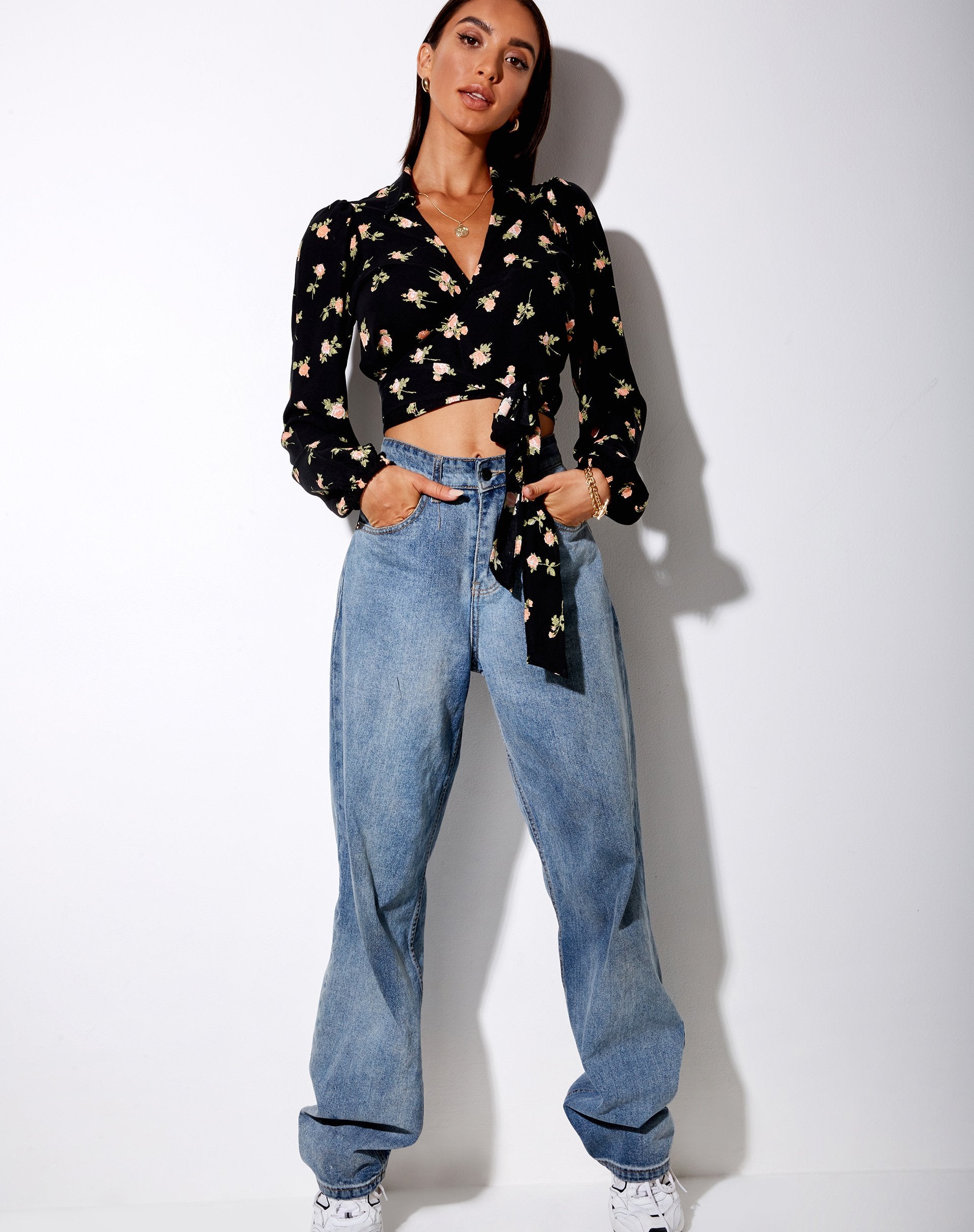 Image of Briza Crop Top in Rosengarten Schwarz