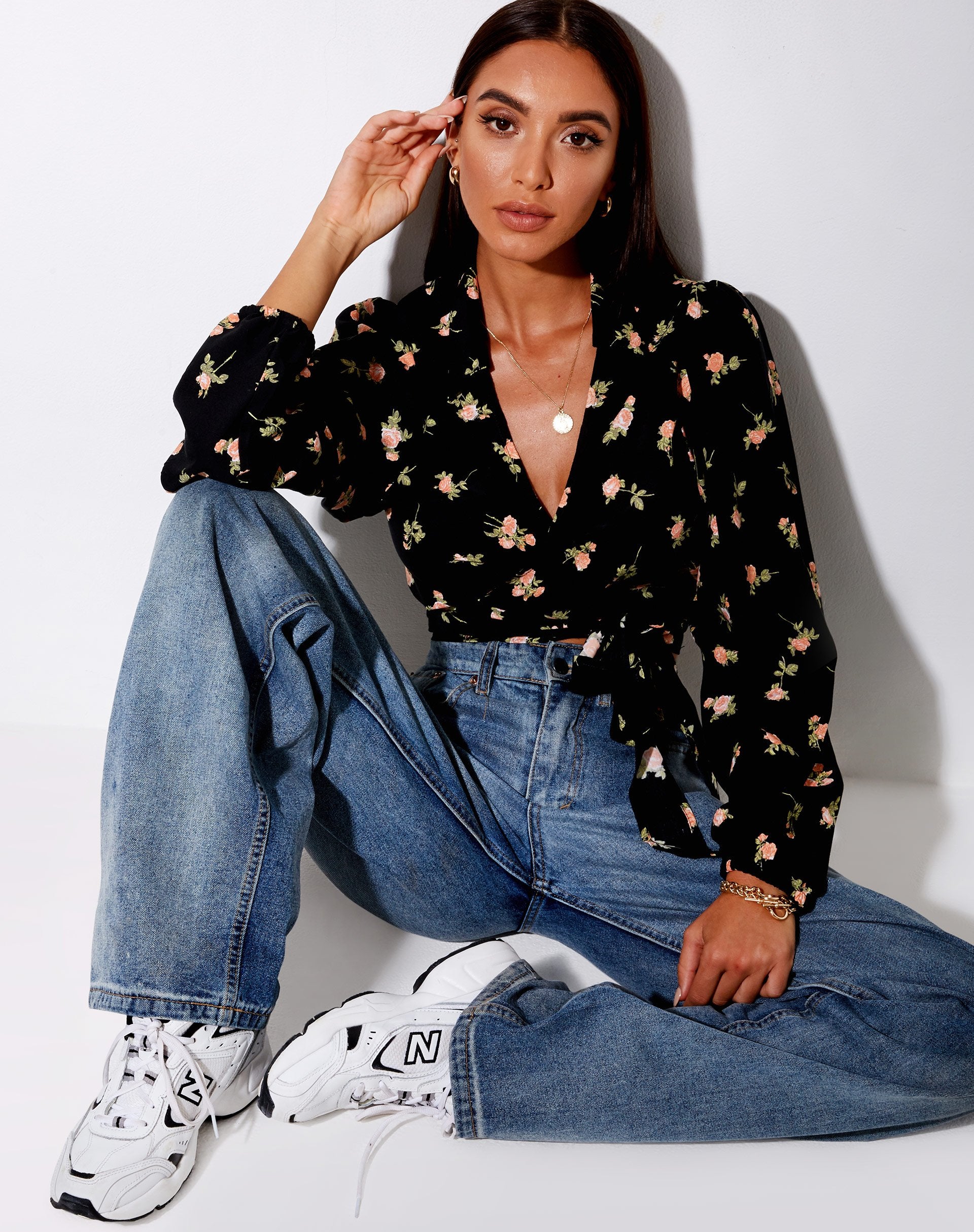 Image of Briza Crop Top in Rosengarten Schwarz