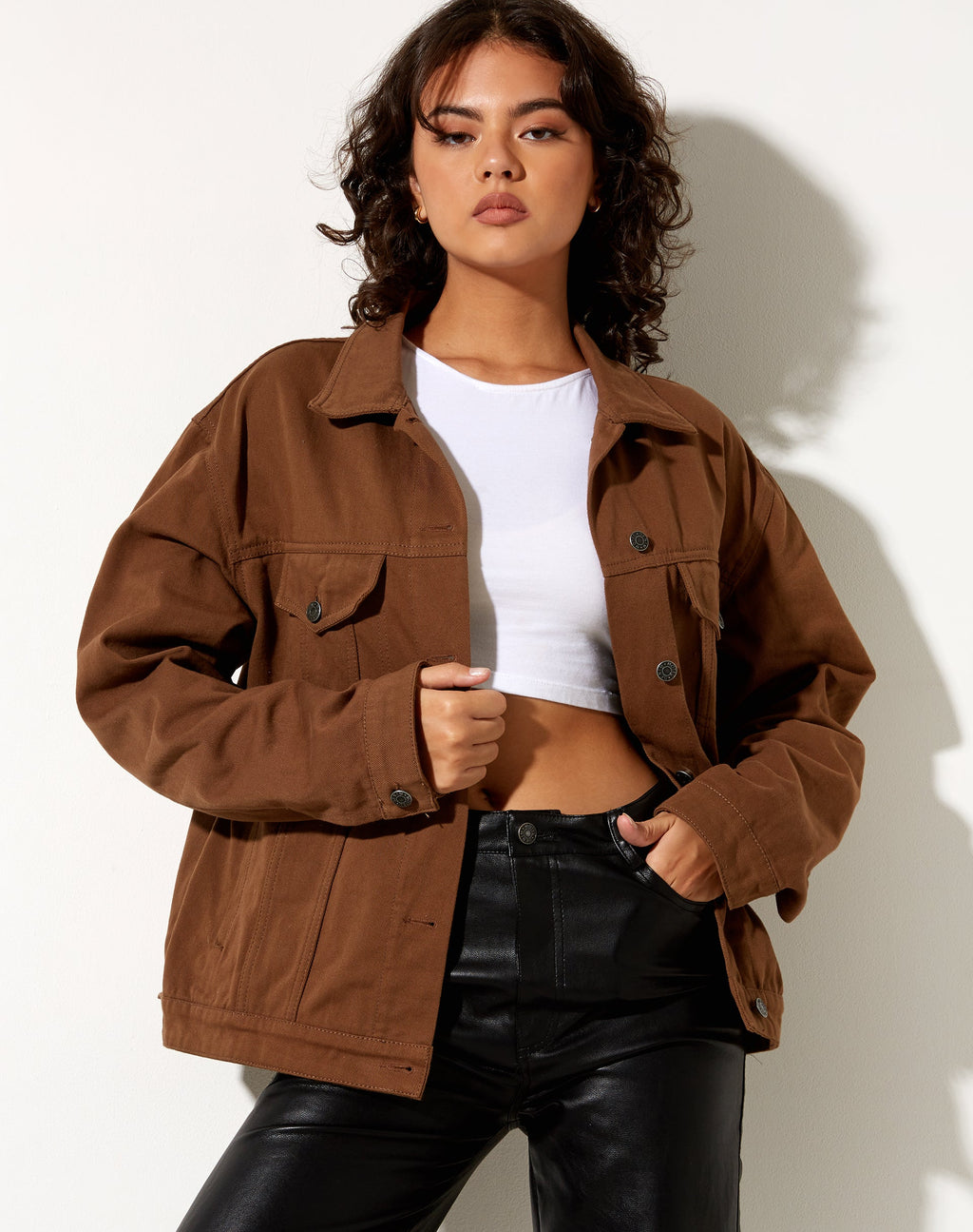 Calissa Longline-Denimjacke in sattem Braun