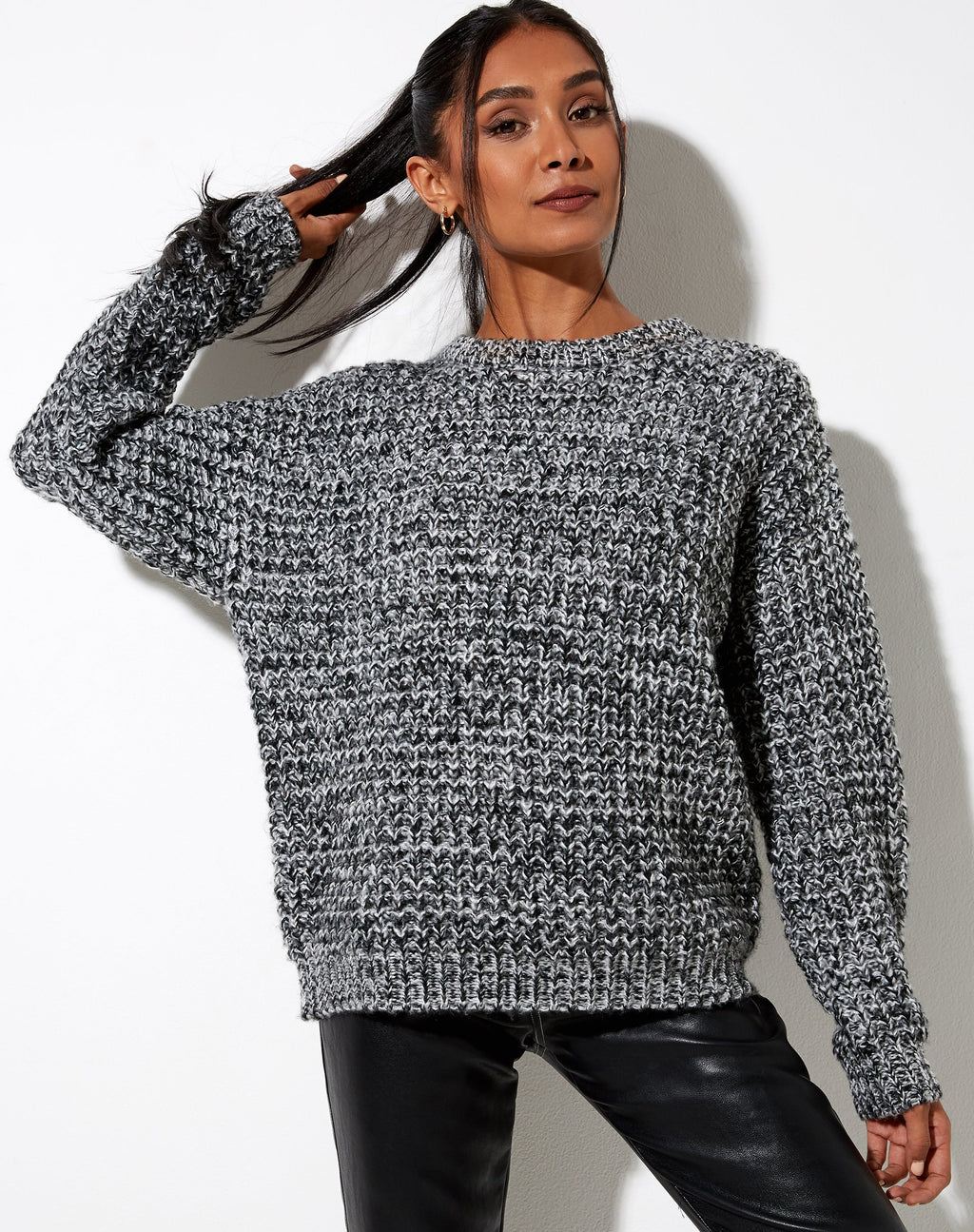 Karibu-Pullover aus Grobstrick in Schwarz, Grau und Weiß