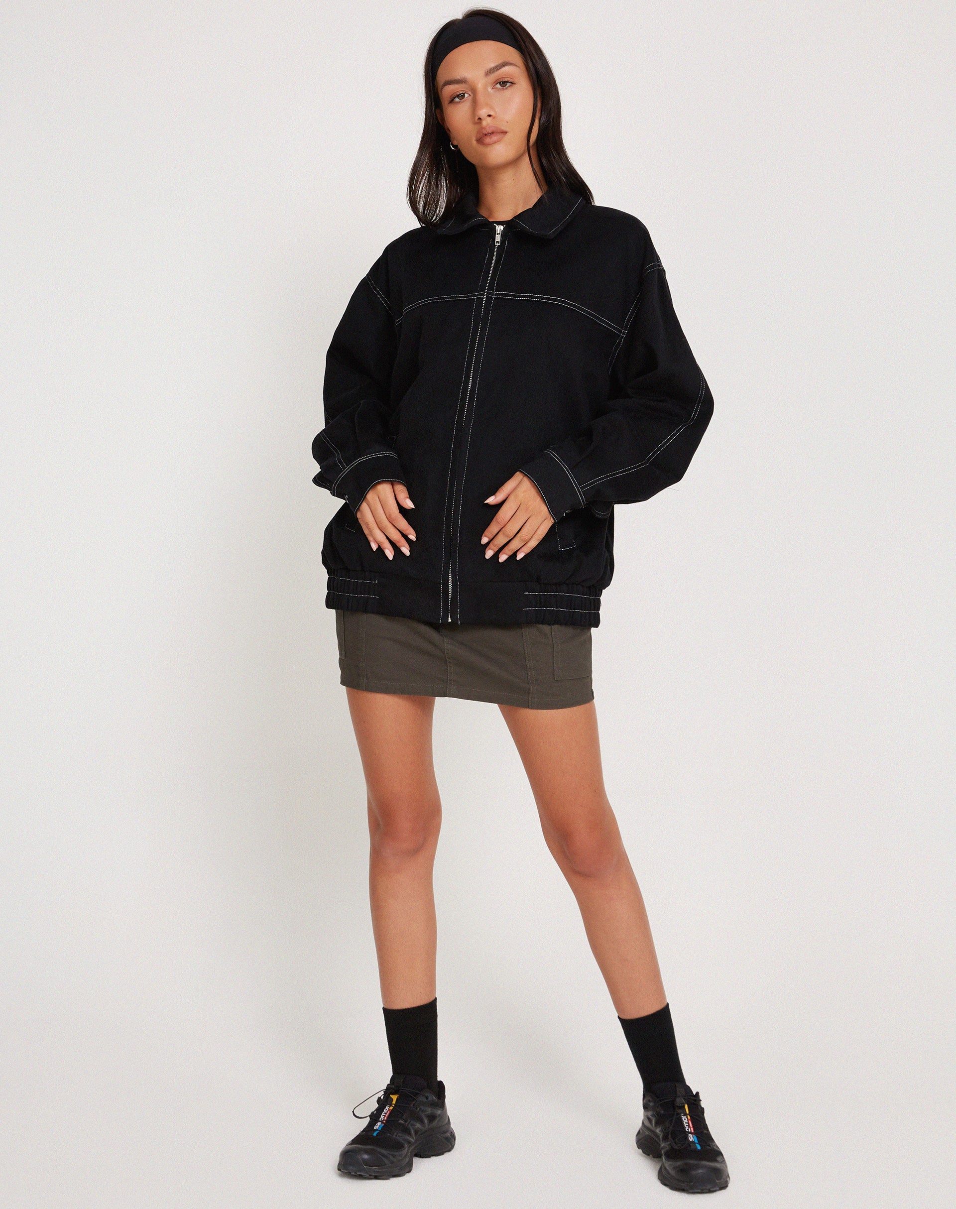 Image of Cavitana Jacke in Schwarz mit weißer Steppnaht