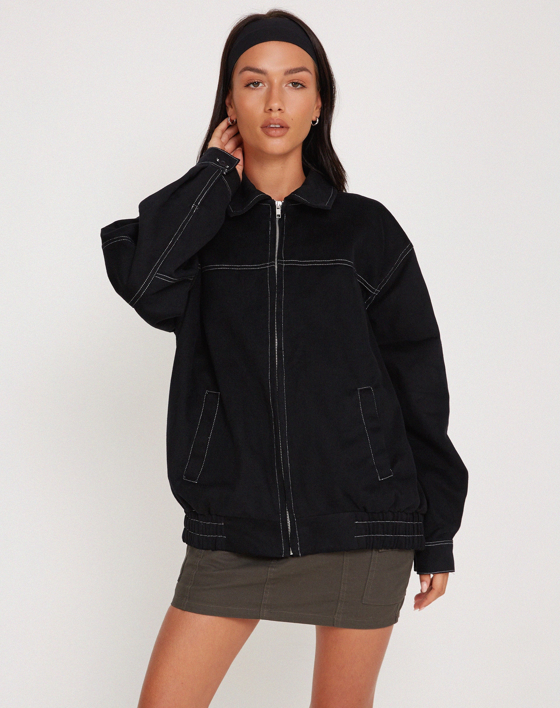 Image of Cavitana Jacke in Schwarz mit weißer Steppnaht