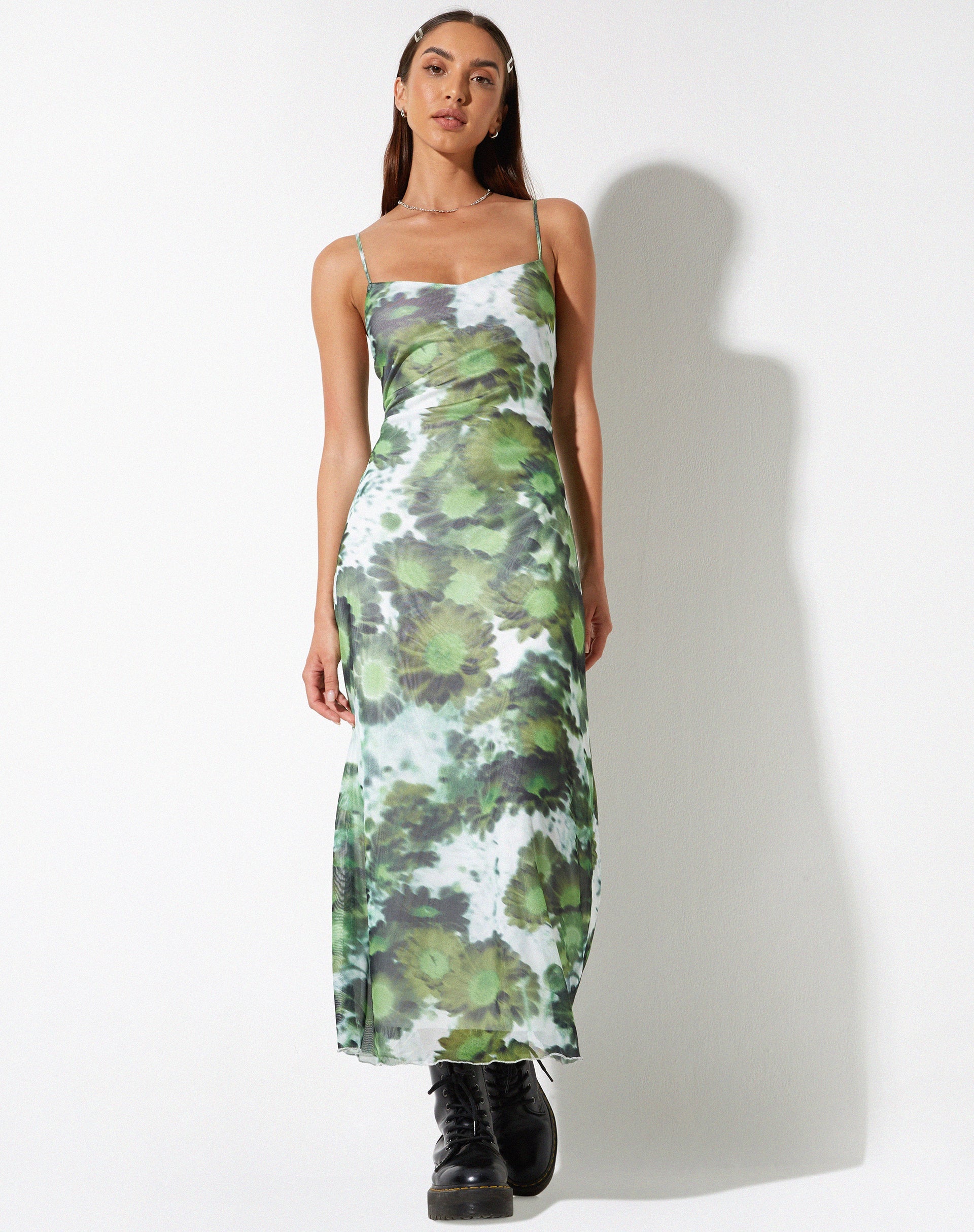 Abbildung von Chanda Maxikleid in Xray Blurred Daisy Green